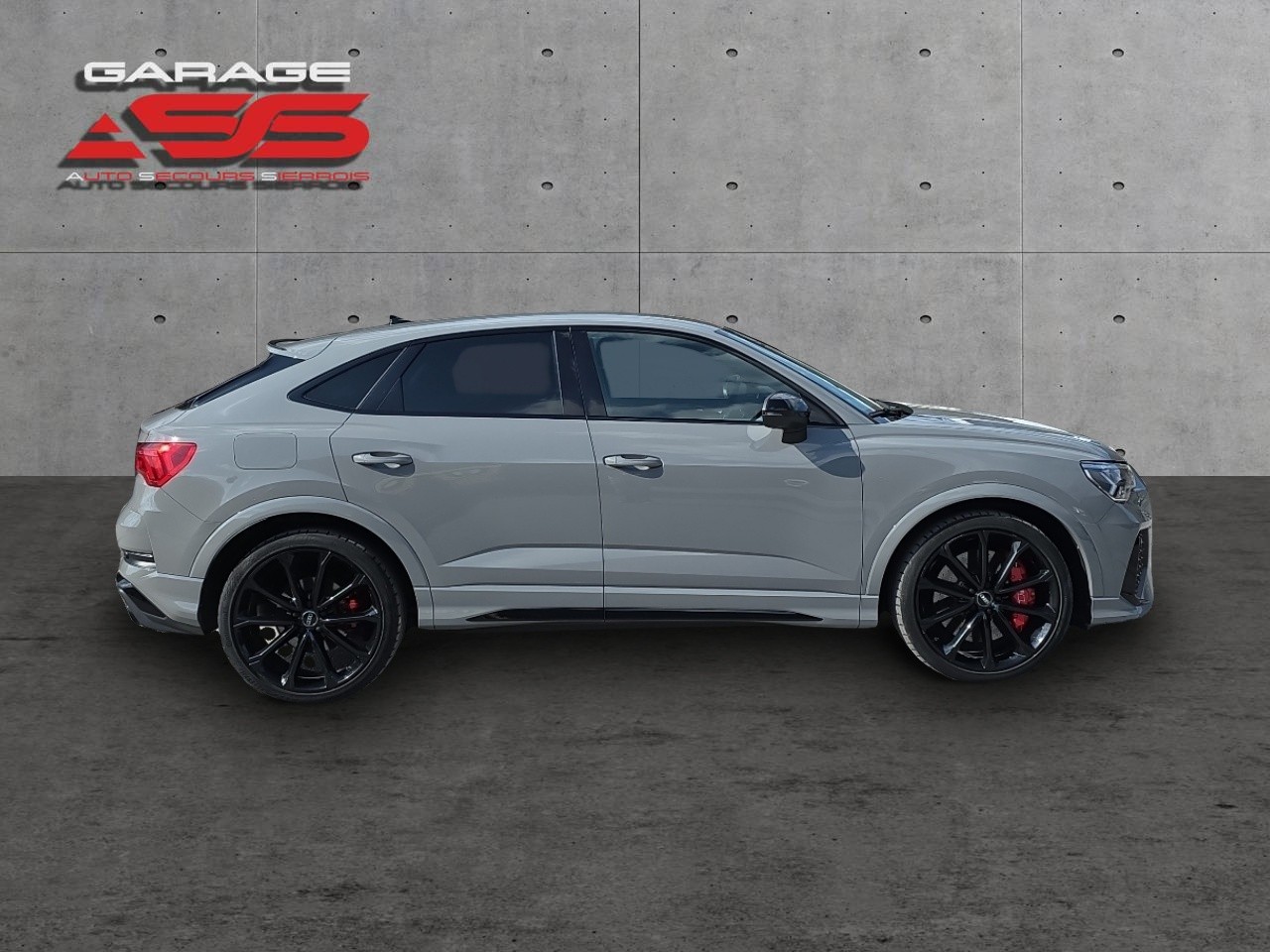 AUDI RS Q3 Sportback quattro S tronic-image-4