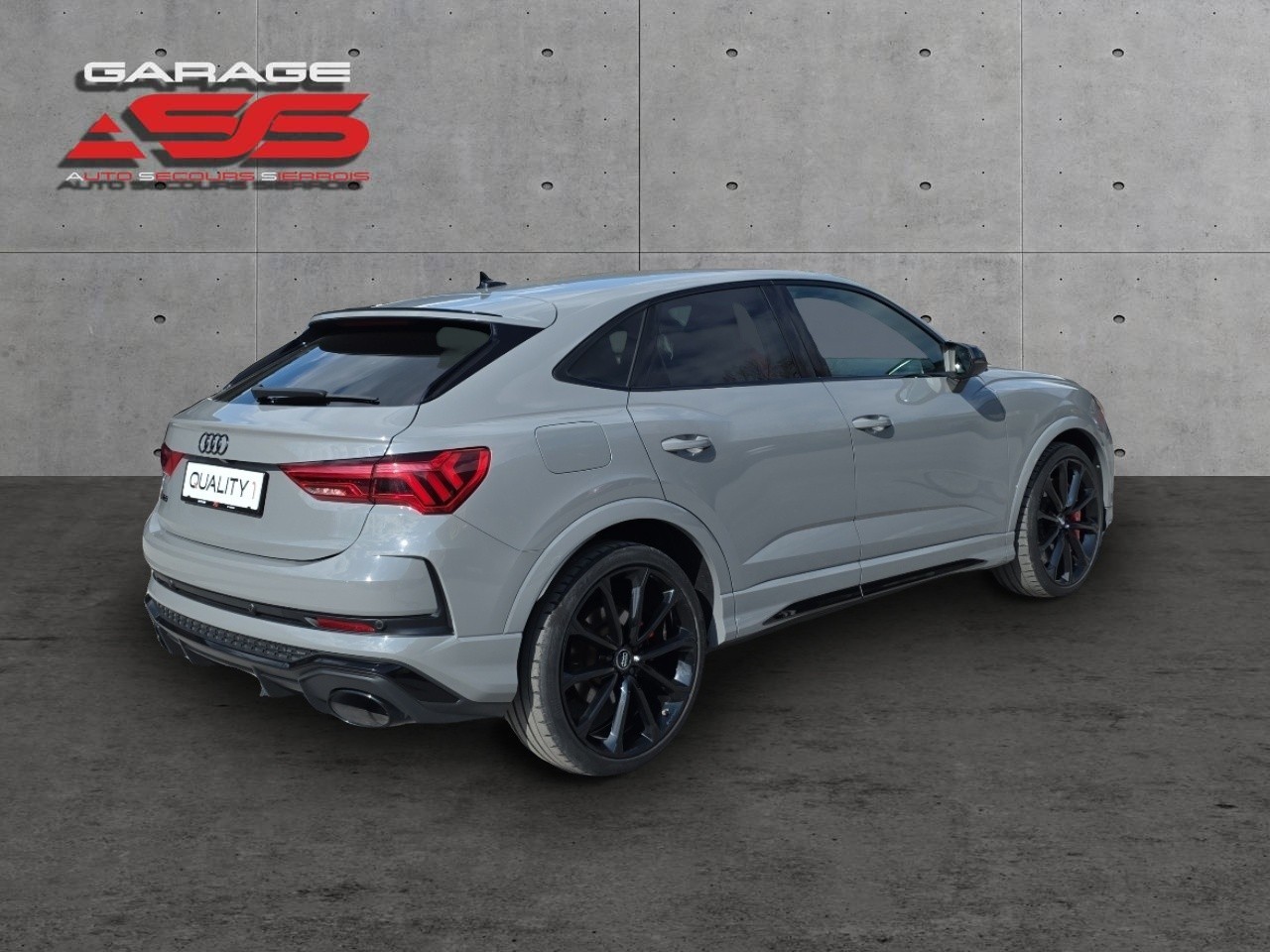 AUDI RS Q3 Sportback quattro S tronic-showroom-element-1