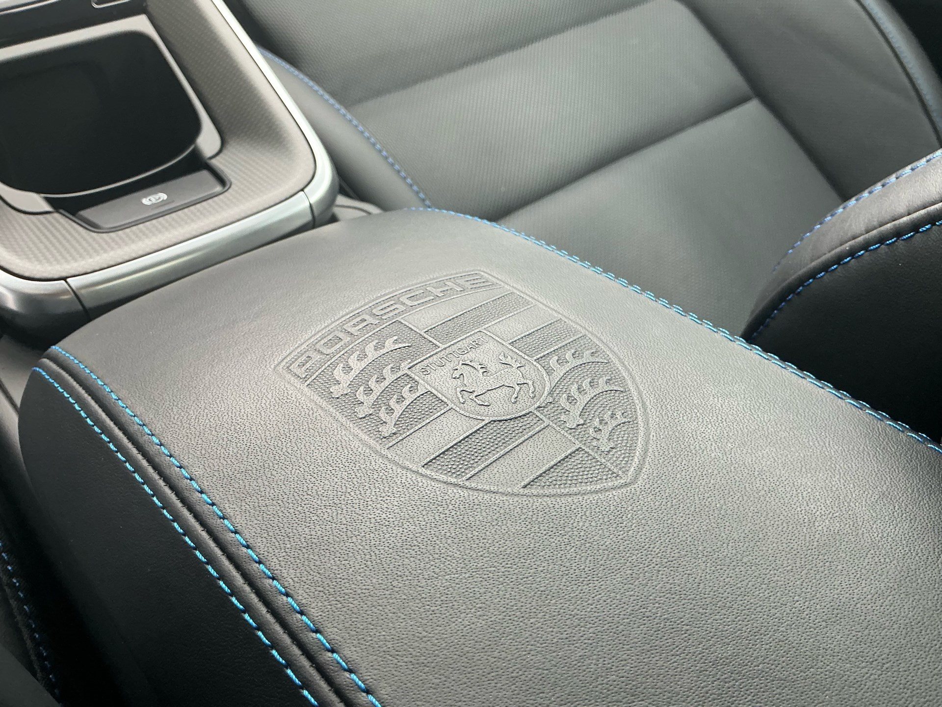 PORSCHE 911 Turbo S *** TRAUM IN SHARKBLUE ***-image-17