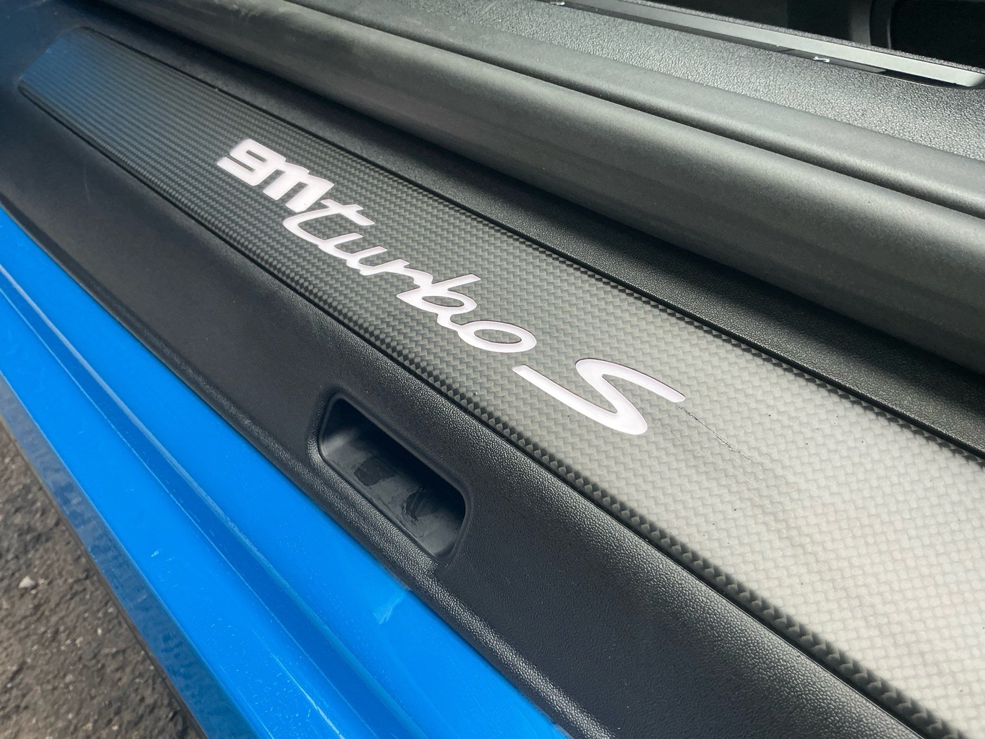 PORSCHE 911 Turbo S *** TRAUM IN SHARKBLUE ***-image-21