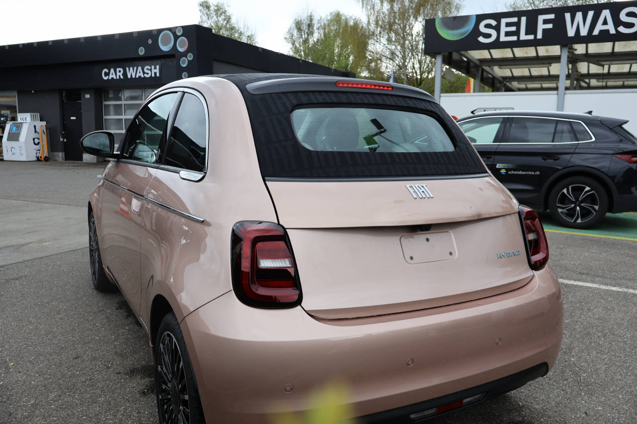 FIAT 500 Cabrio 1.0 Hybrid La Prima-image-4