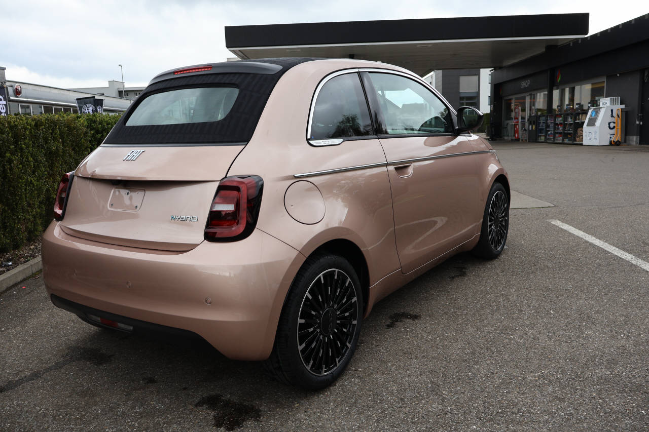 FIAT 500 Cabrio 1.0 Hybrid La Prima-image-2