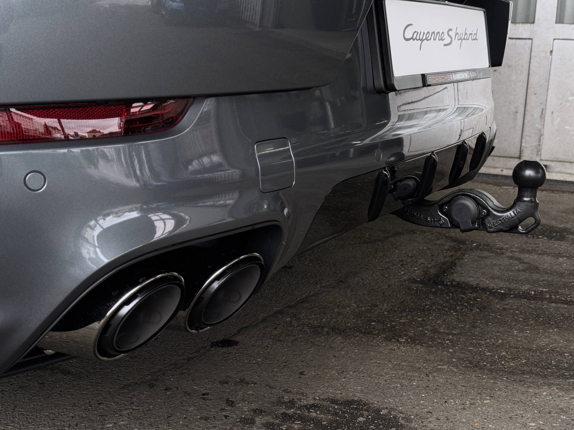 PORSCHE Cayenne S E-Hybrid Coupé Black Edition-image-5