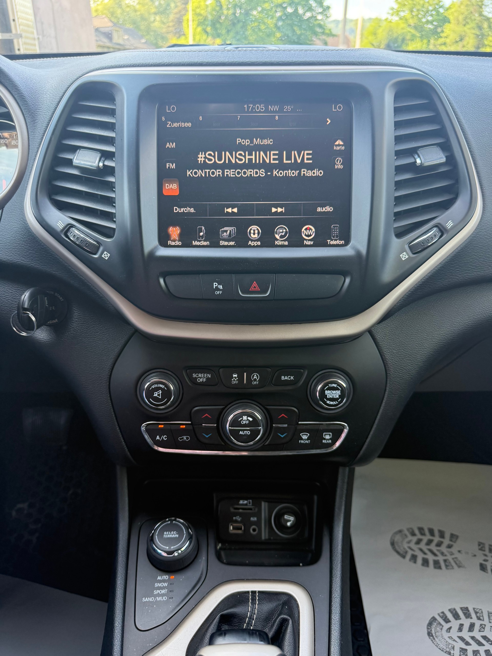 JEEP Cherokee 2.2TD Night Eagle AWD 9ATX AD-image-6