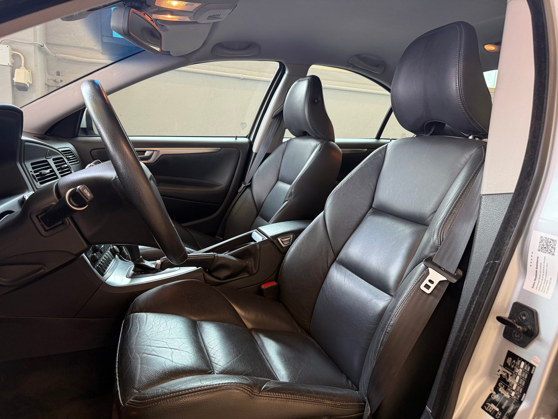 VOLVO S60 2.5T AWD Summum-image-11