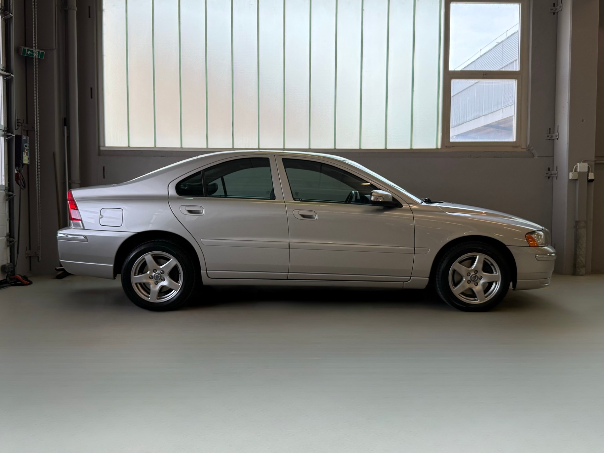 VOLVO S60 2.5T AWD Summum-image-3