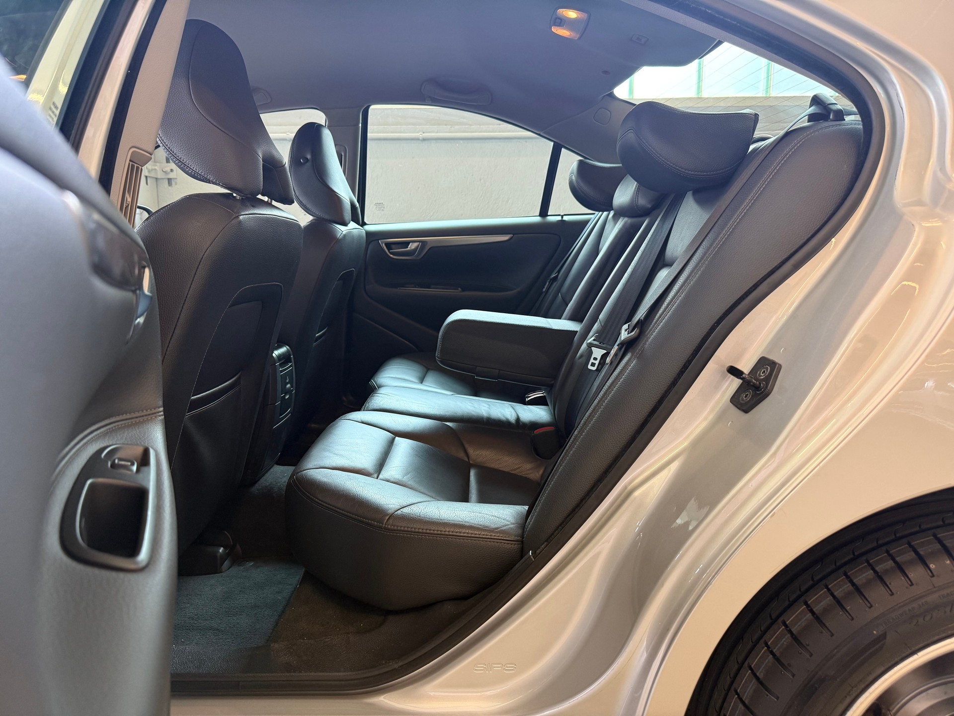 VOLVO S60 2.5T AWD Summum-image-10