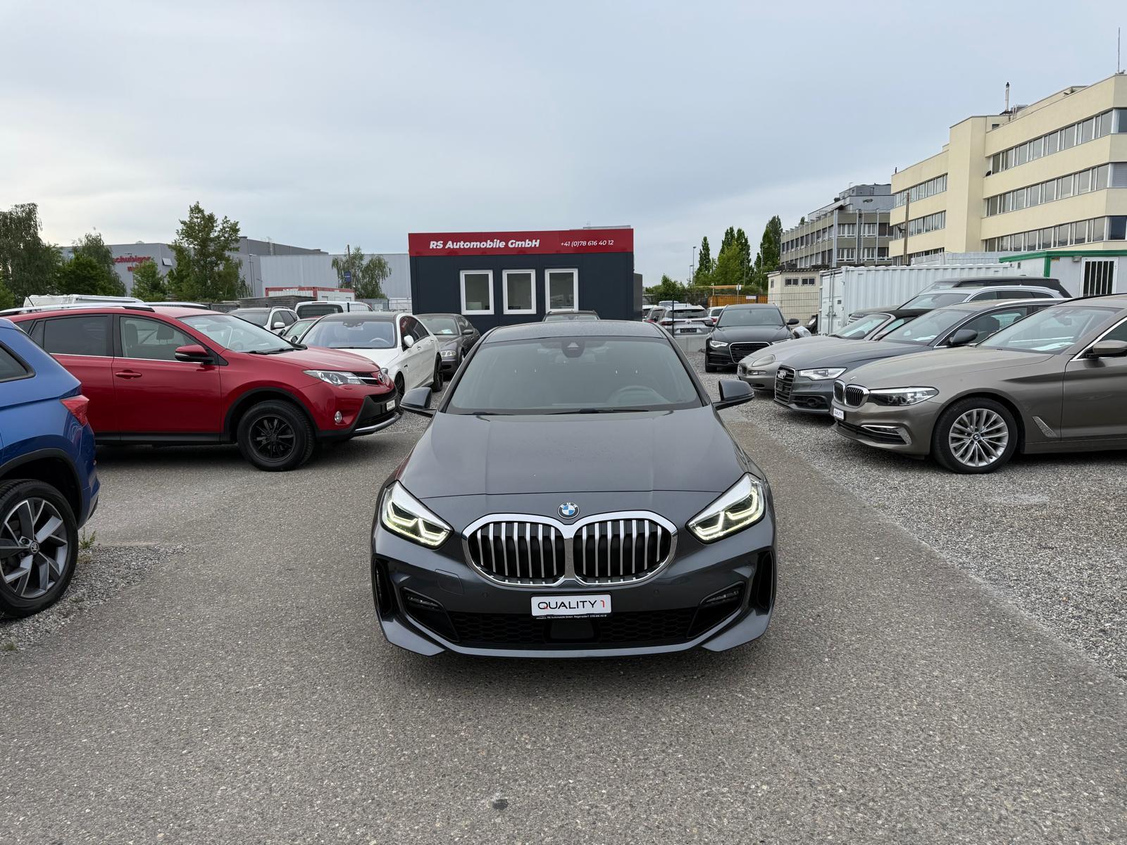 BMW 116d-showroom-element-2