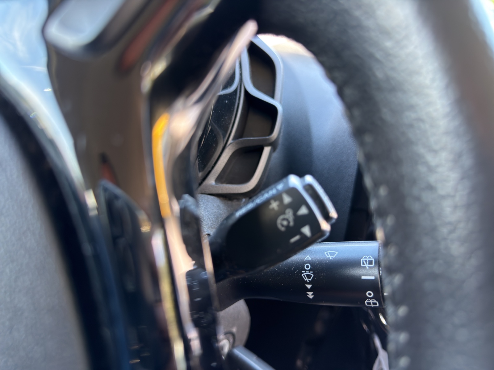 PEUGEOT 108 1.2 VTi Active-image-22