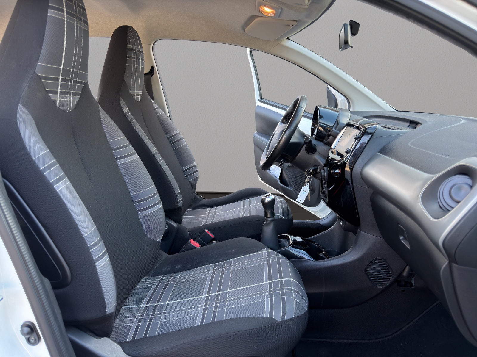 PEUGEOT 108 1.2 VTi Active-image-15