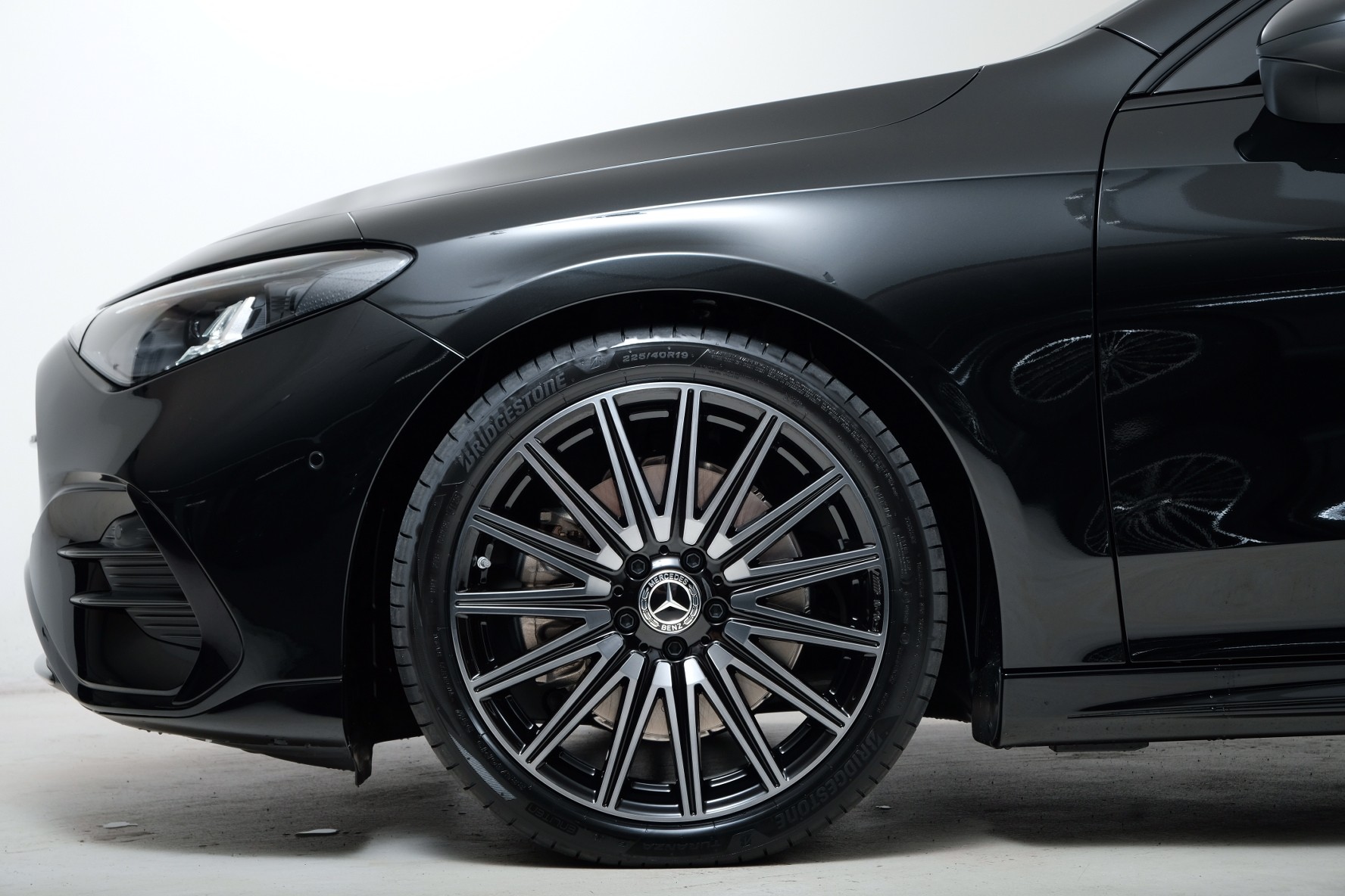 MERCEDES-BENZ CLA 220 4Matic 7G-DCT-showroom-element-2