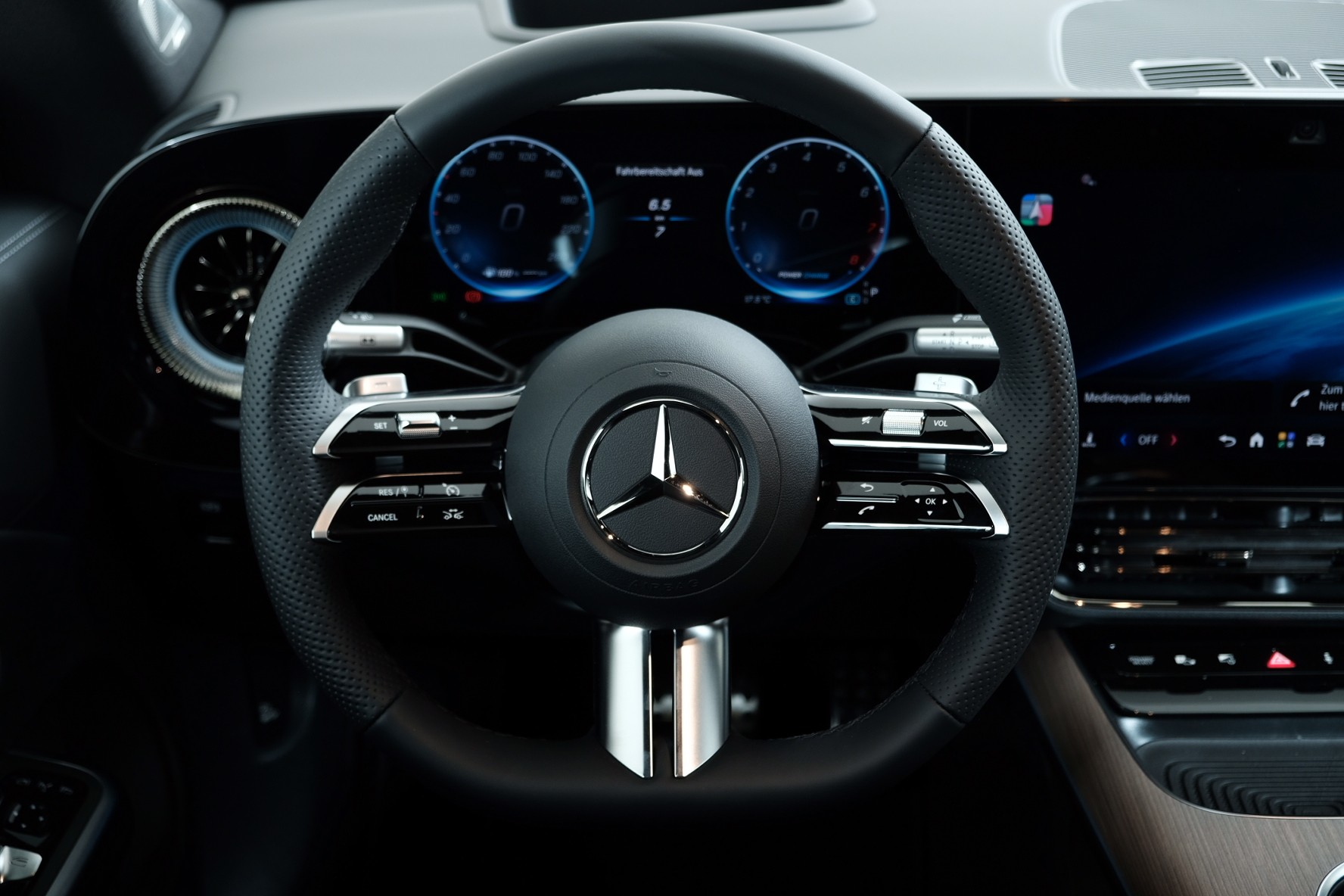 MERCEDES-BENZ CLA 220 4Matic 7G-DCT-image-7