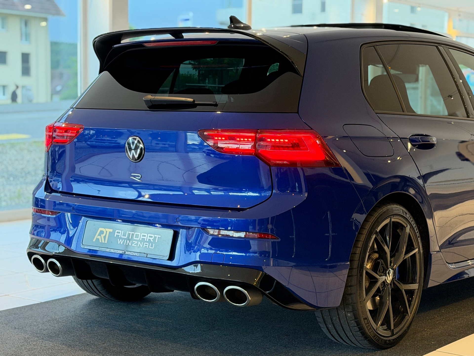 VW Golf 2.0 TSI R DSG 4Motion **Performance Paket**-image-7