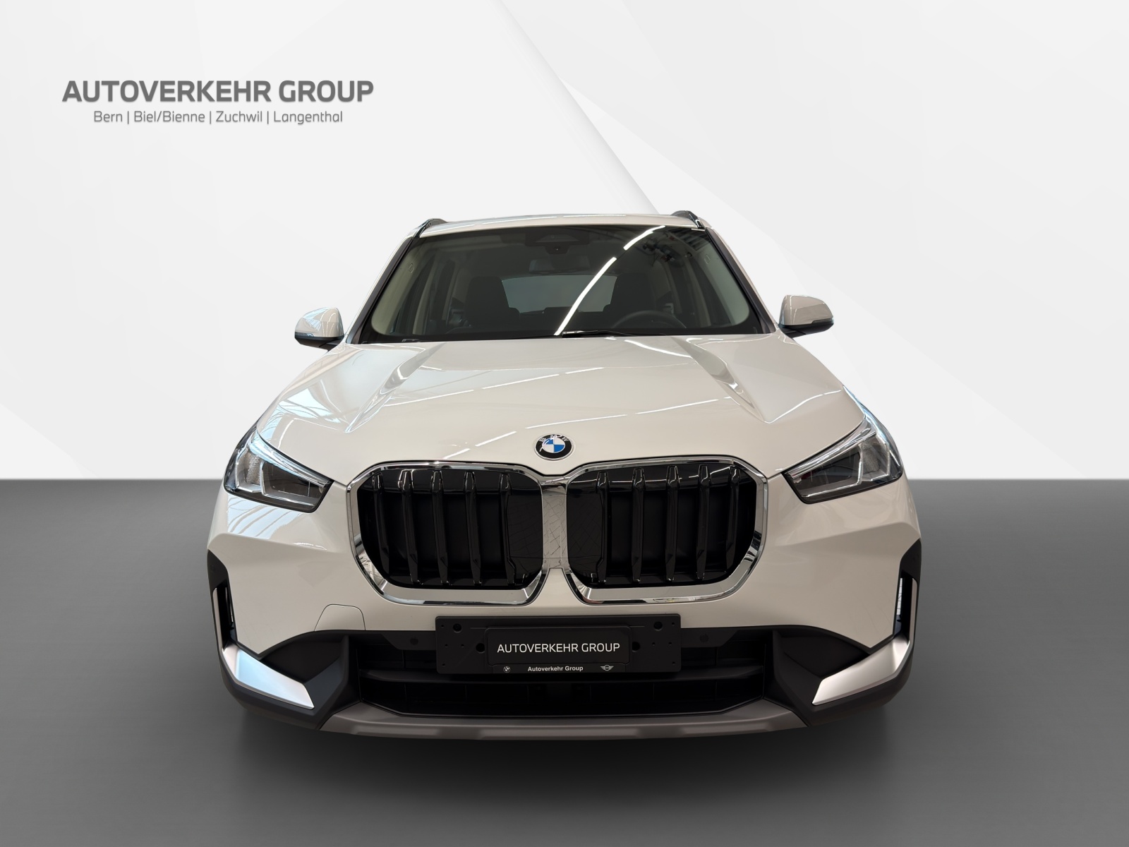 BMW X1 sDrive 18i-showroom-element-1