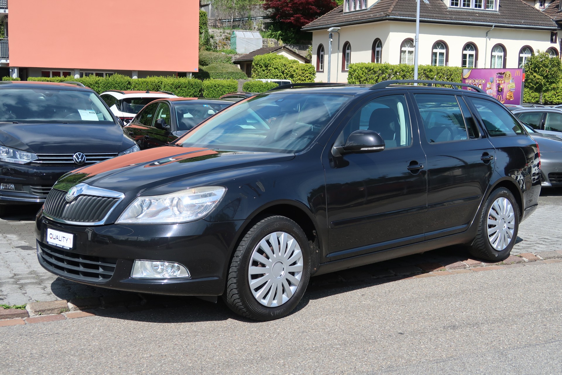 SKODA Octavia Combi 1.4 TSI Ambiente-image-0