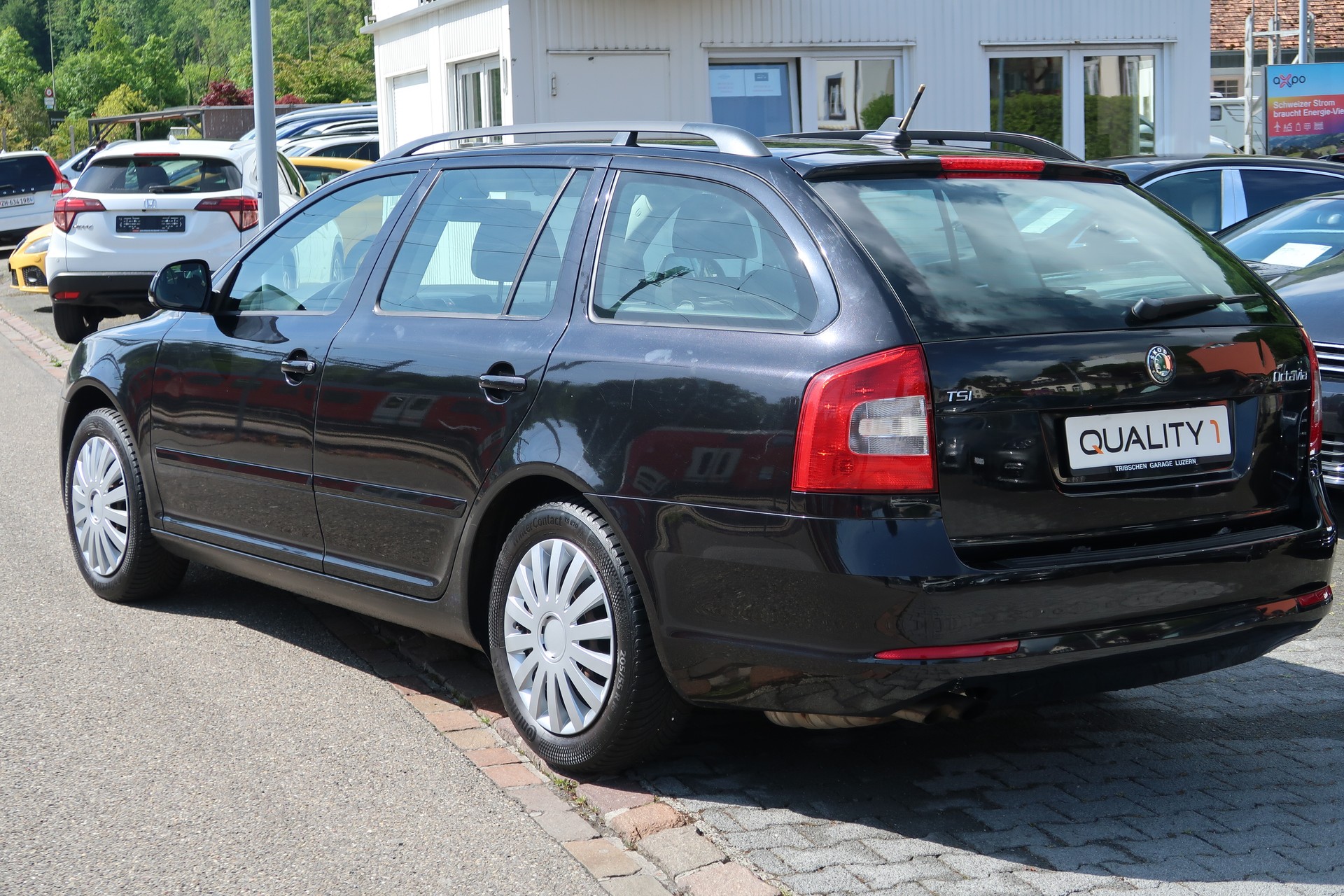SKODA Octavia Combi 1.4 TSI Ambiente-image-4