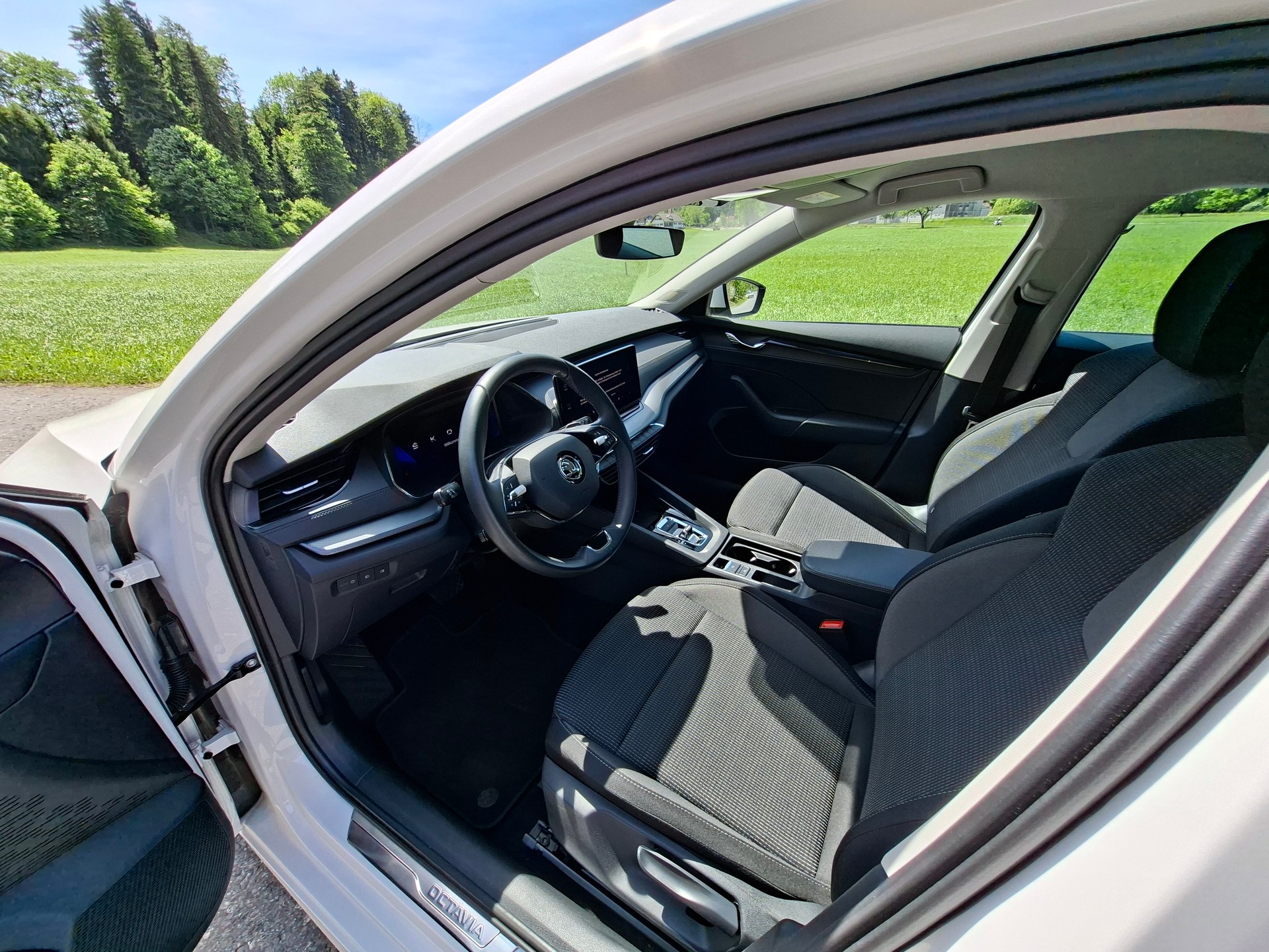 SKODA Octavia Combi 1.5 TSI mHEV DSG Ambition *8-fach bereift*-image-7