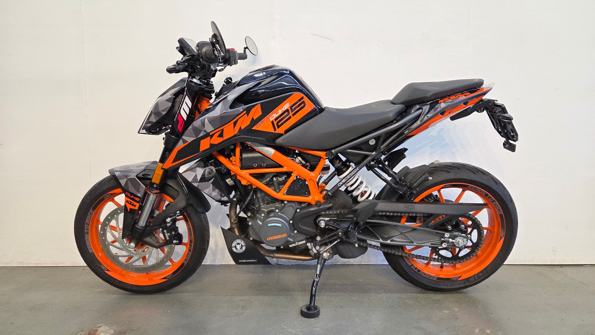KTM 125 Duke-image-1
