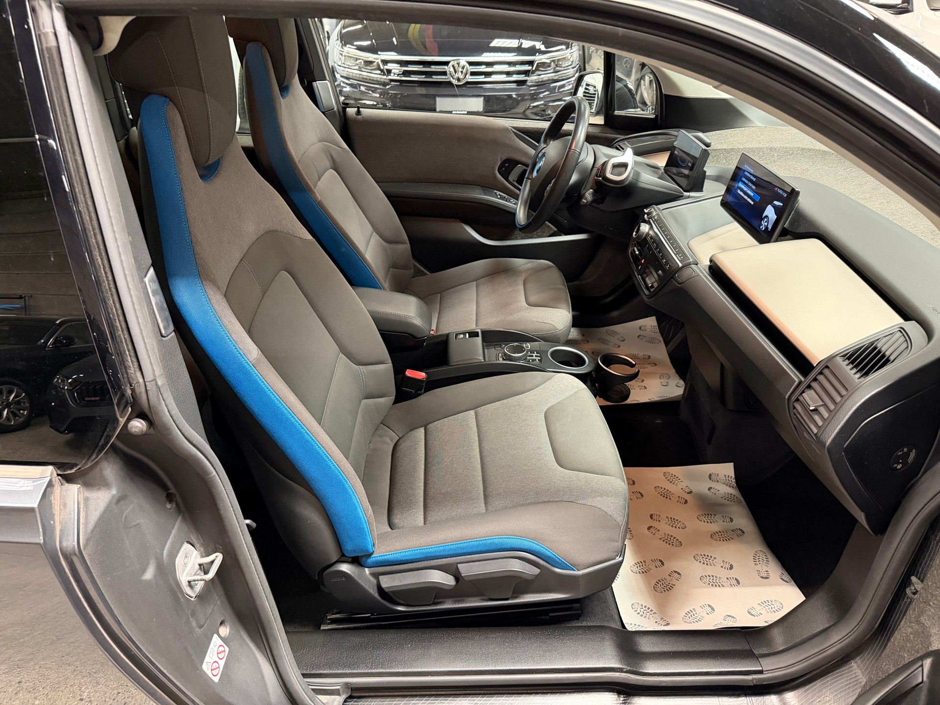 BMW i3s (120Ah) Fleet Edition-image-11