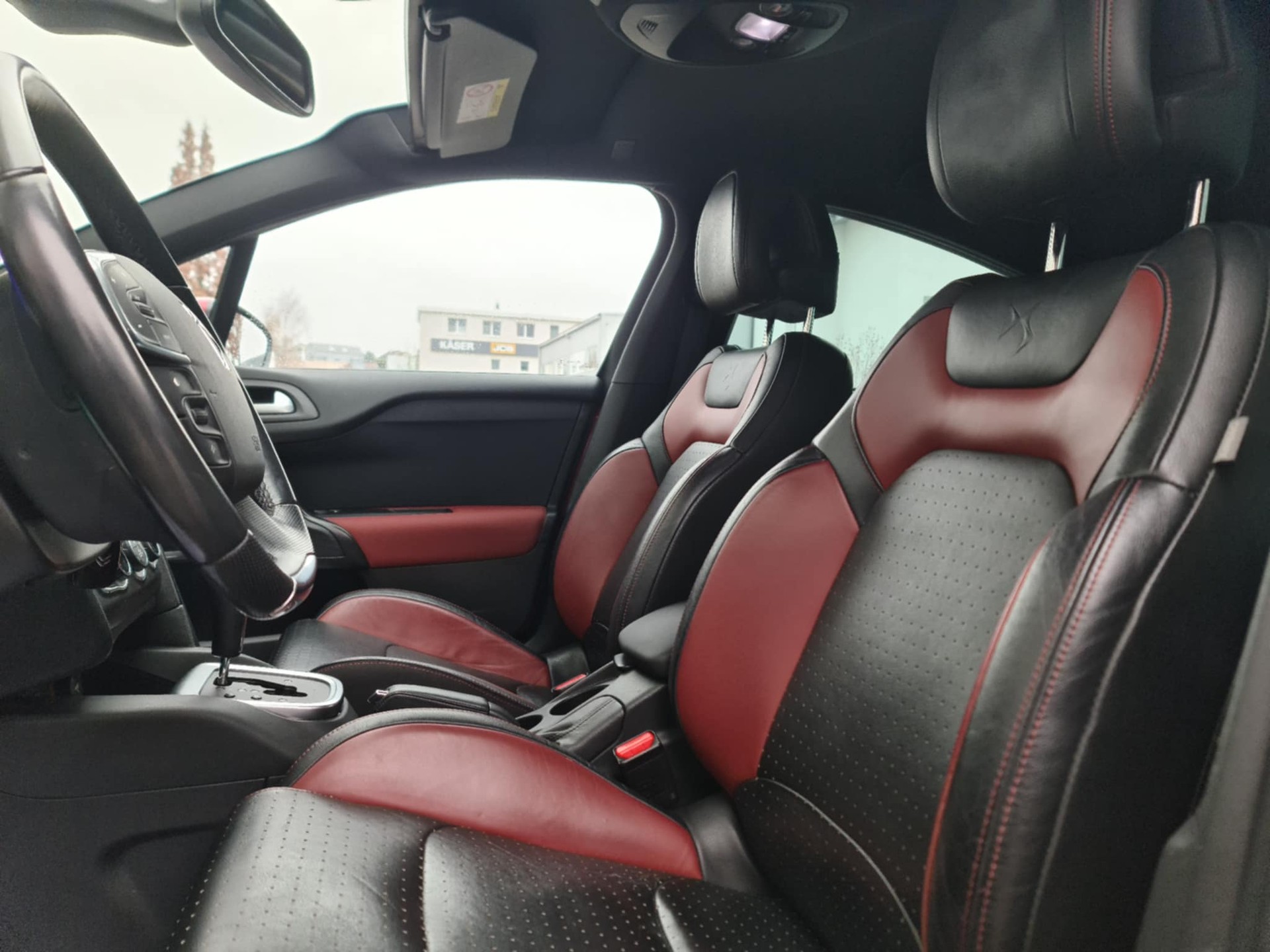 DS AUTOMOBILES DS4 1.6 THP Dark Top Automatic-image-12