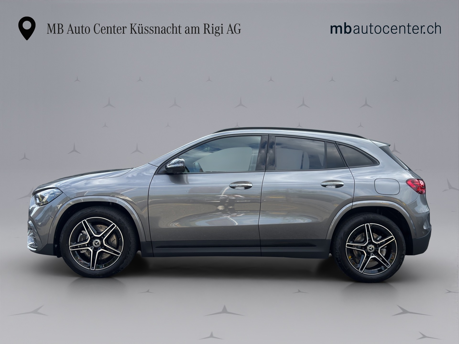 MERCEDES-BENZ GLA 250 Swiss Star AMG Line 4matic-showroom-element-2
