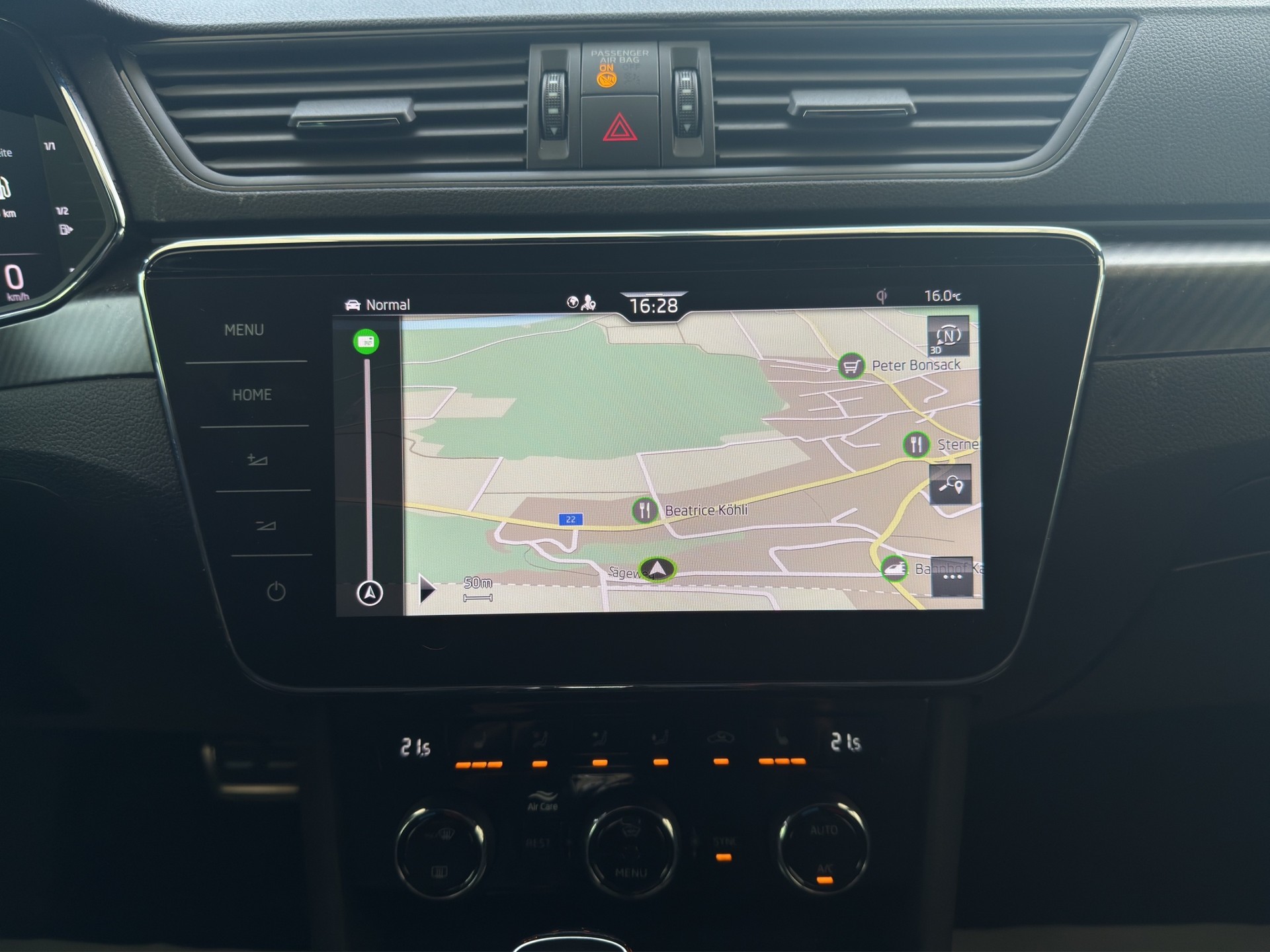 SKODA Superb Combi 2.0 TDi SportLine Light 4x4 DSG-image-11
