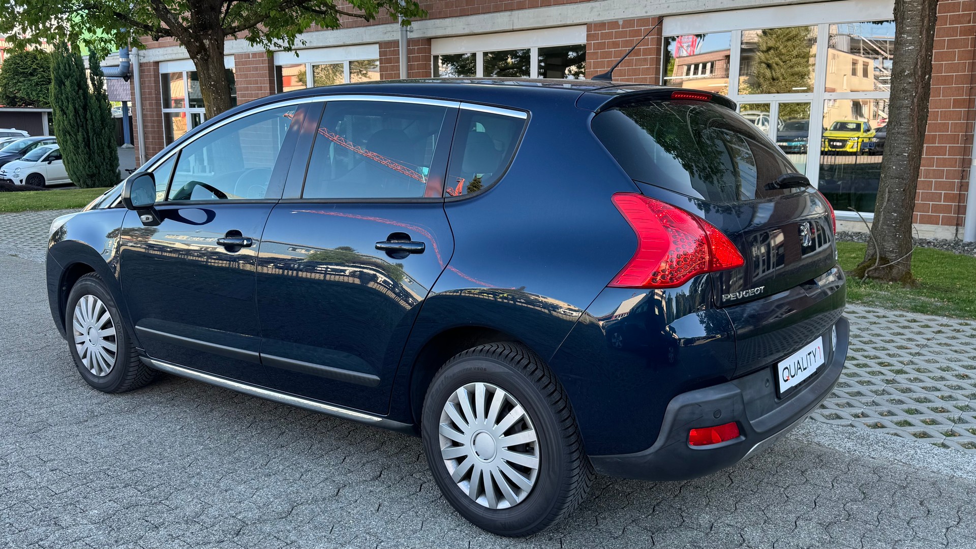 PEUGEOT 3008 1.6 HDI Sport EGS6-image-4