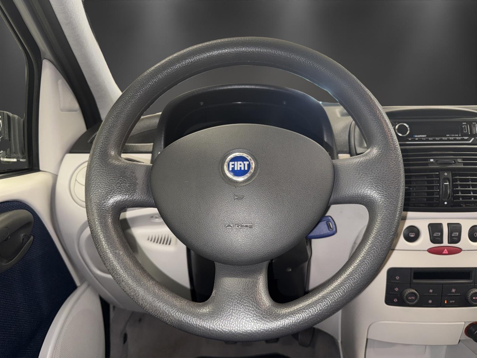 FIAT Punto 1.4 16V Emotion-image-11