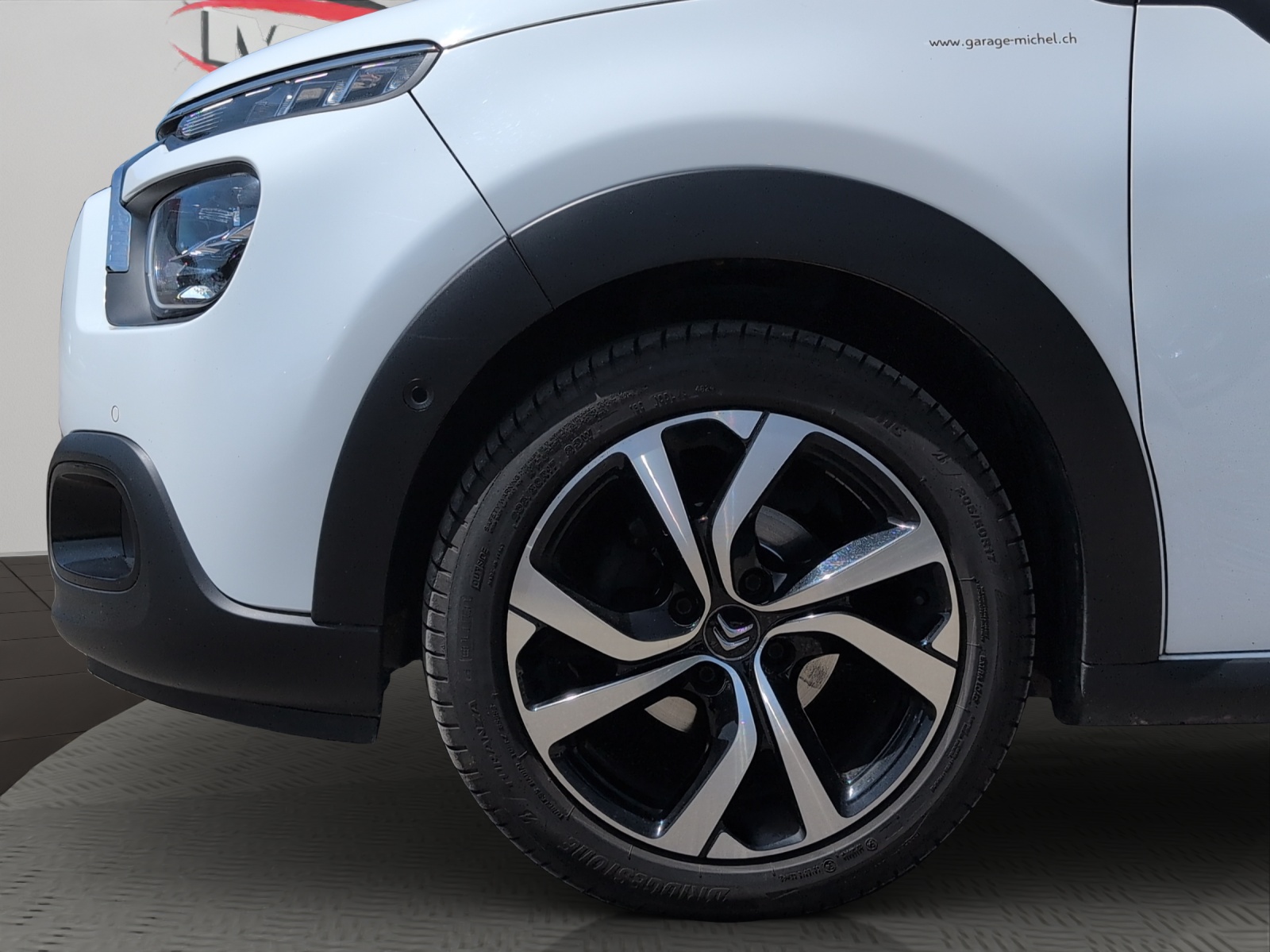 CITROEN C3 1.2i PureTech Shine 110PS Automatik / Rückfahrkamera / Totwinkelassistent / Premium Occasion Garantie-image-15