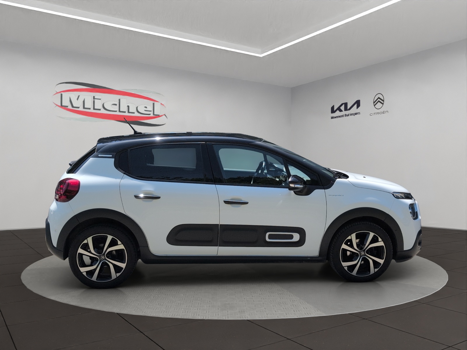 CITROEN C3 1.2i PureTech Shine 110PS Automatik / Rückfahrkamera / Totwinkelassistent / Premium Occasion Garantie-image-3