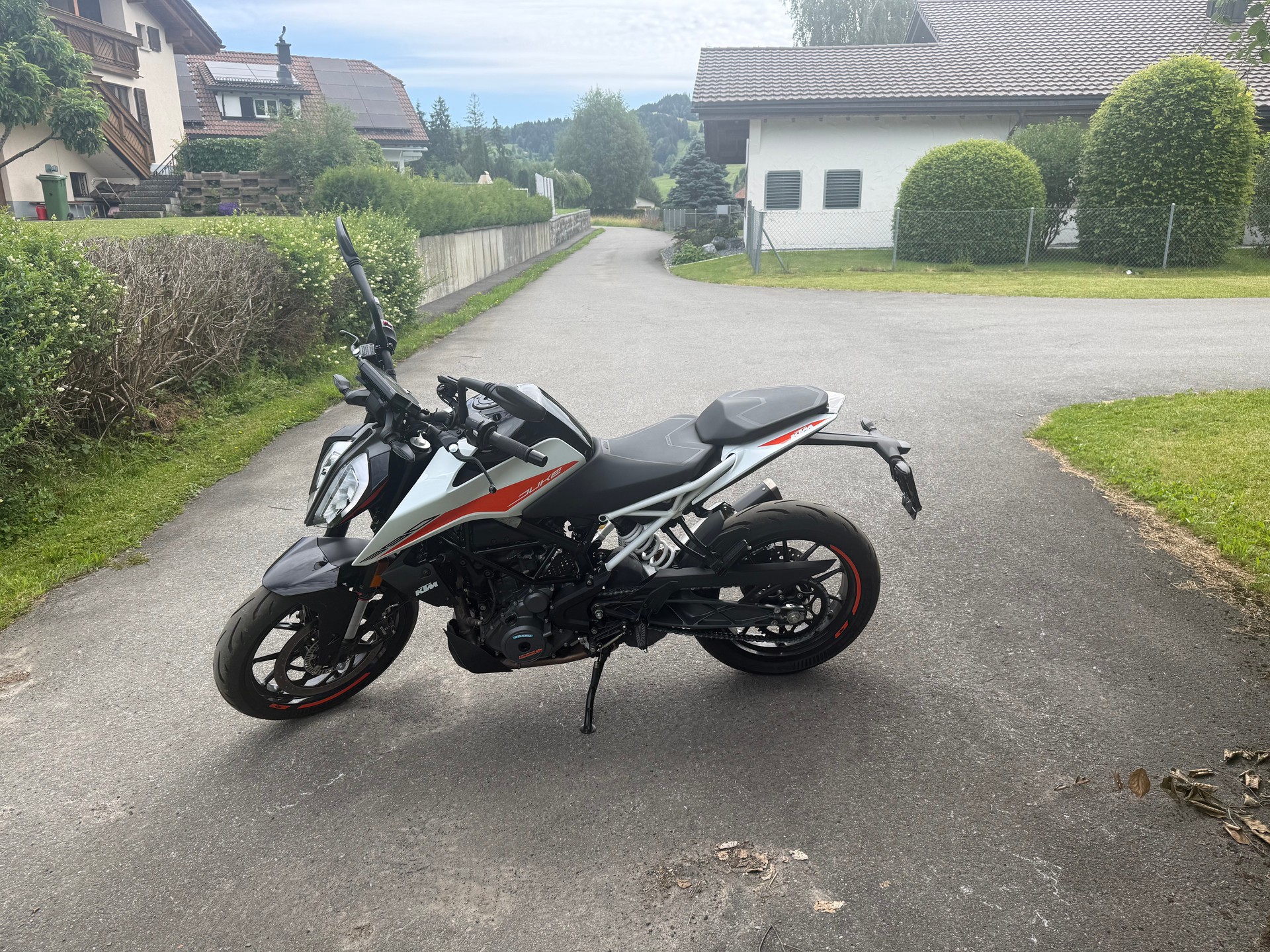 KTM 390 Duke-image-5
