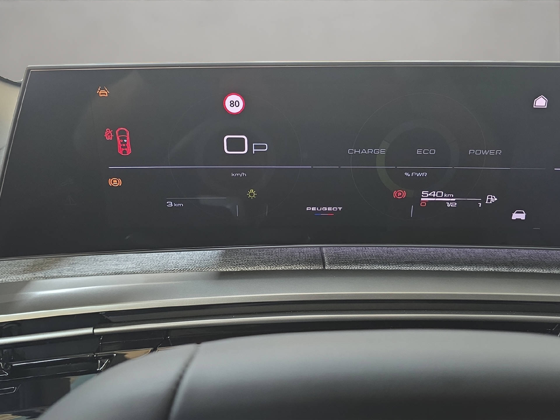 PEUGEOT 5008 1.2 Hybrid Allure Premium-image-6