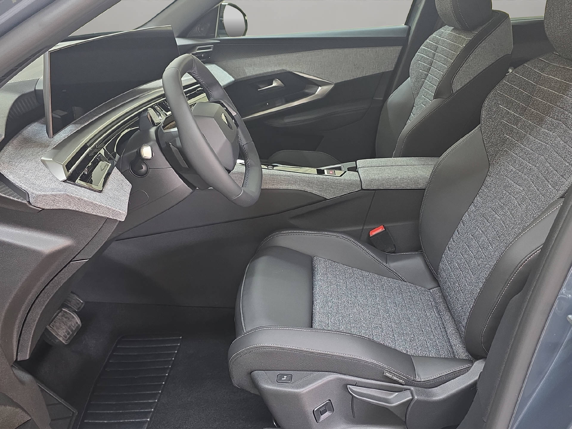 PEUGEOT 5008 1.2 Hybrid Allure Premium-image-5
