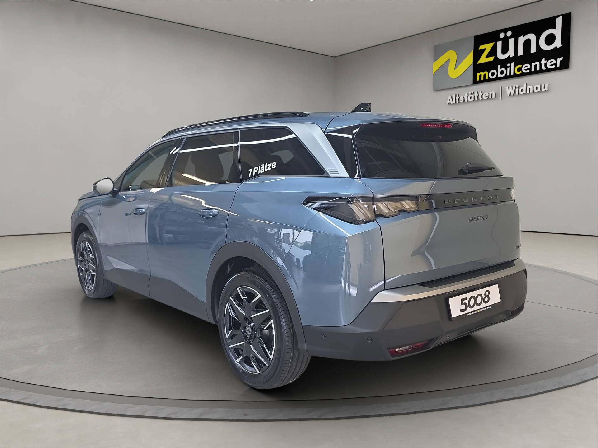 PEUGEOT 5008 1.2 Hybrid Allure Premium-image-2