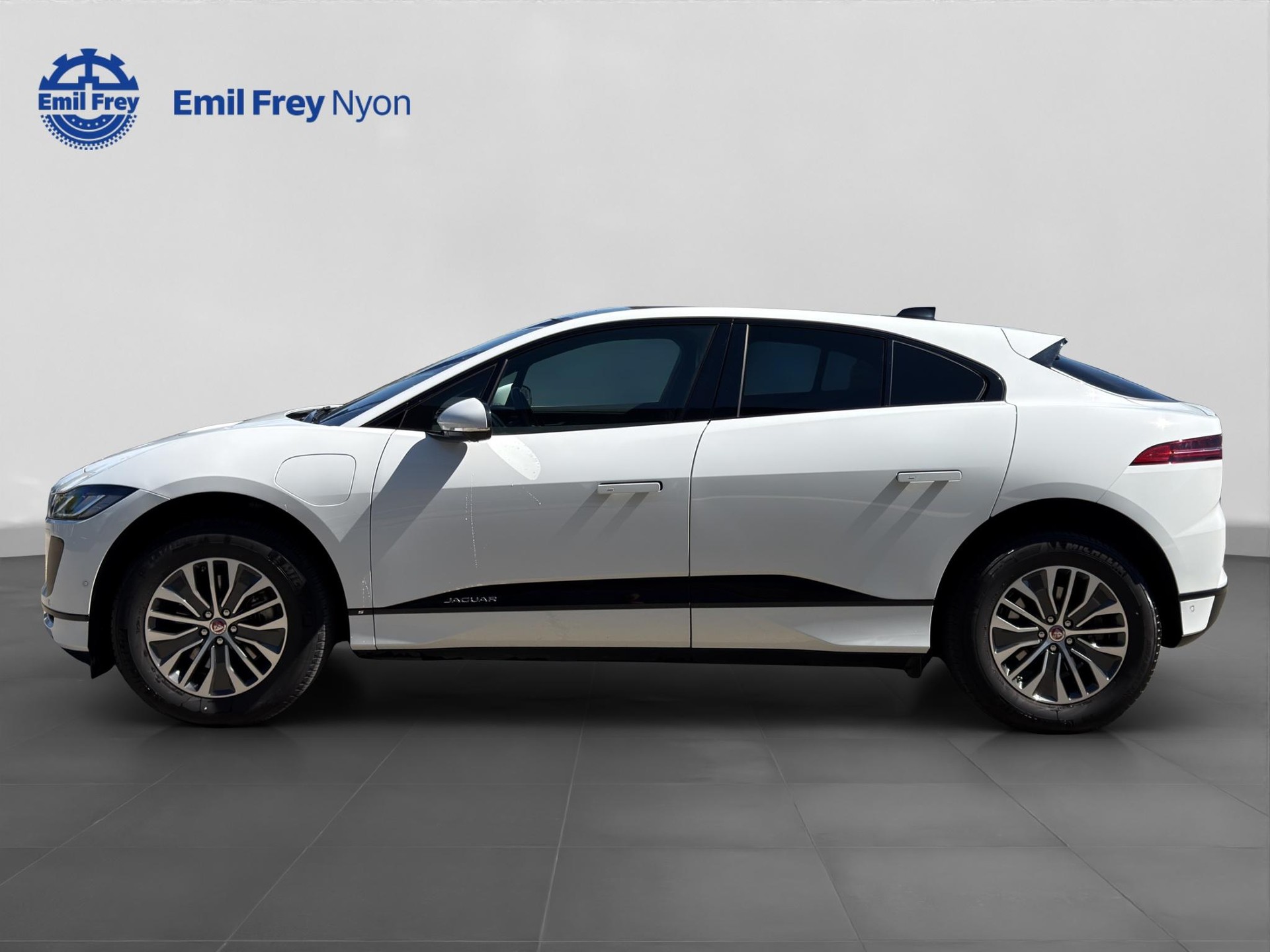 JAGUAR I-Pace EV400 S AWD-showroom-element-3