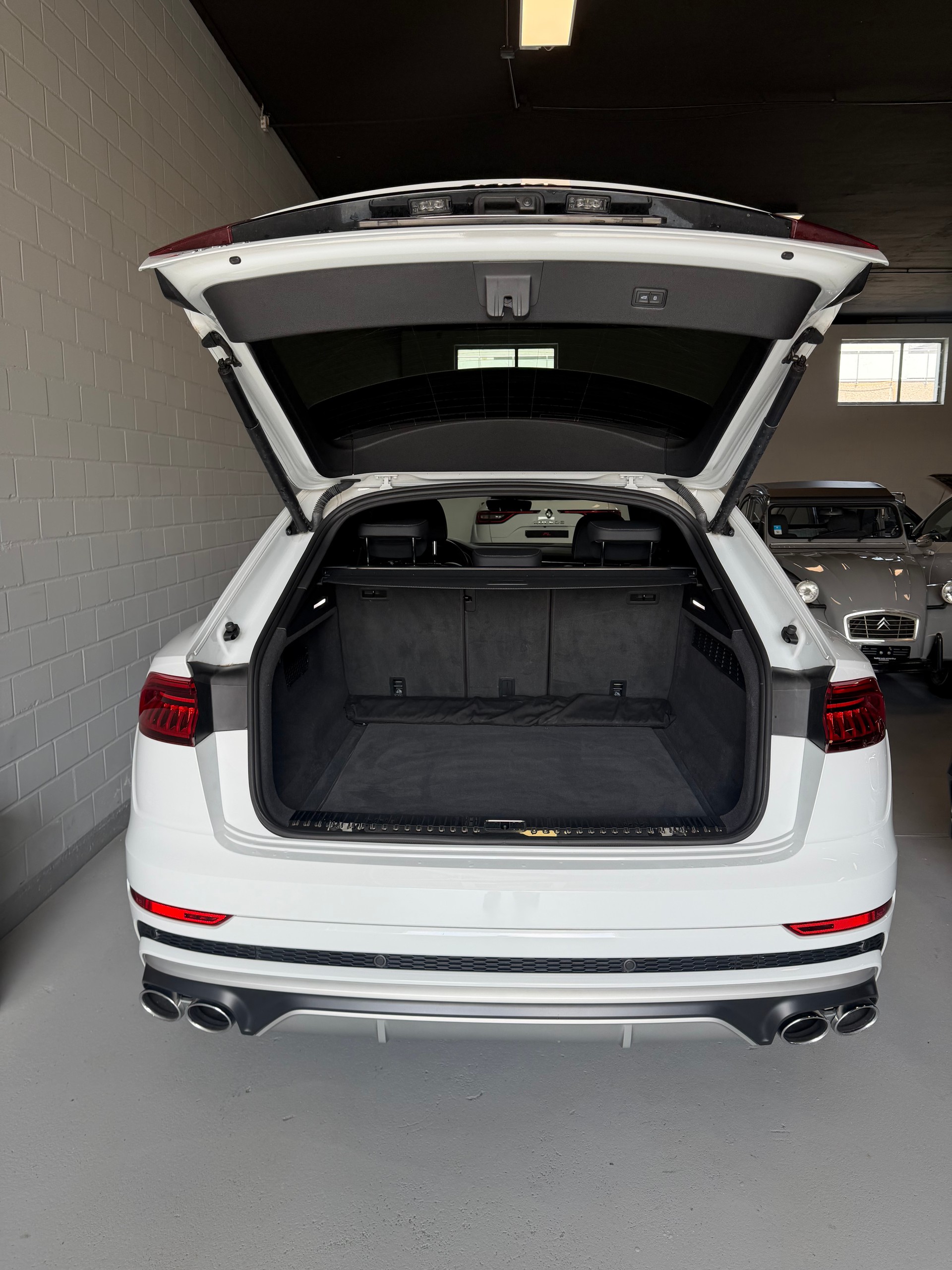 AUDI SQ8 TFSI quattro tiptronic-image-8