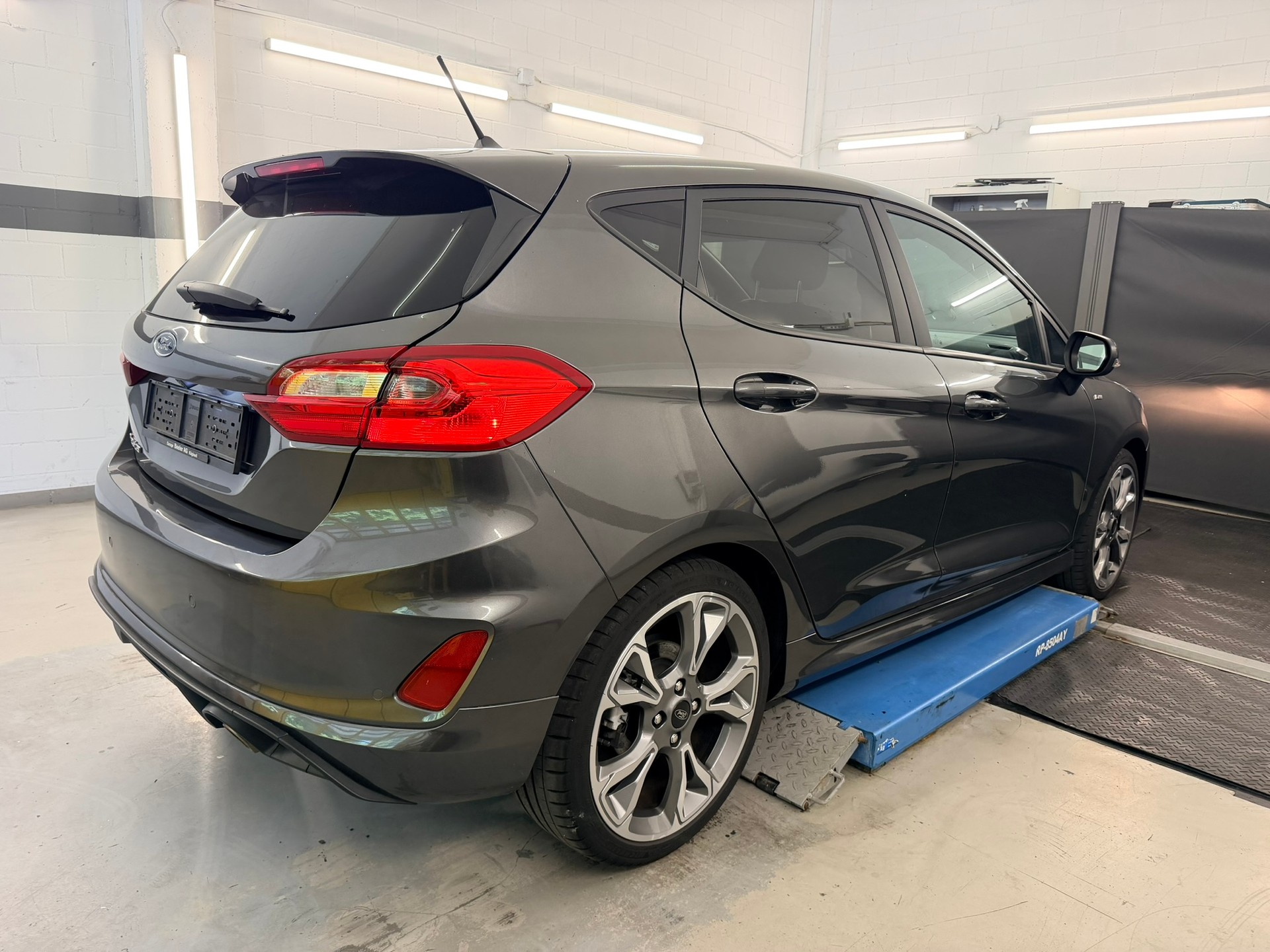 FORD Fiesta 1.0 SCTi ST Line-showroom-element-3