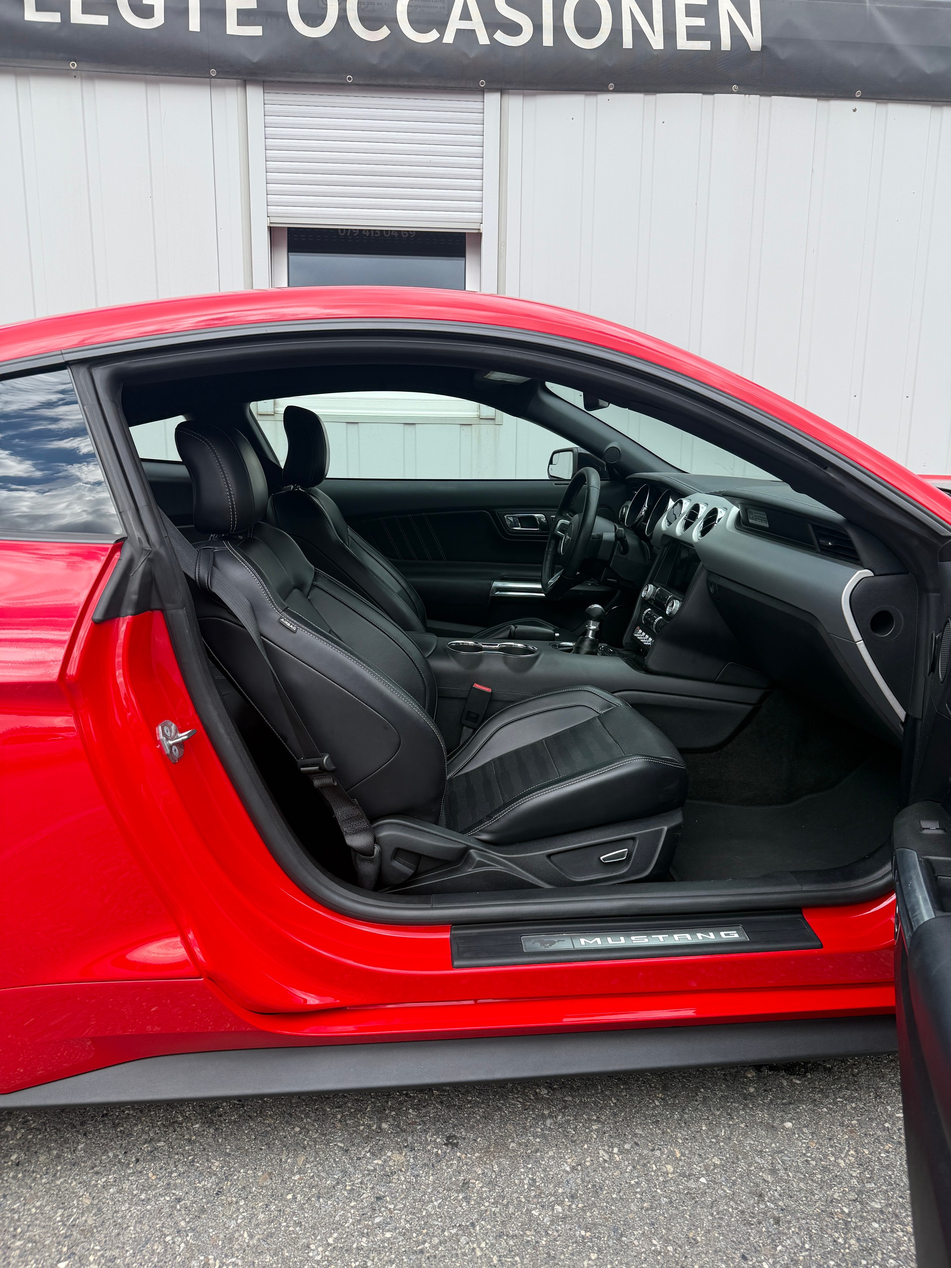 FORD Mustang Fastback 5.0 V8 GT *HANDSCHALTER* ORGINAL US CAR*PREMIUM AUSSTATTUNG*CH-ERSTAUSLIEFERUNG*-image-12