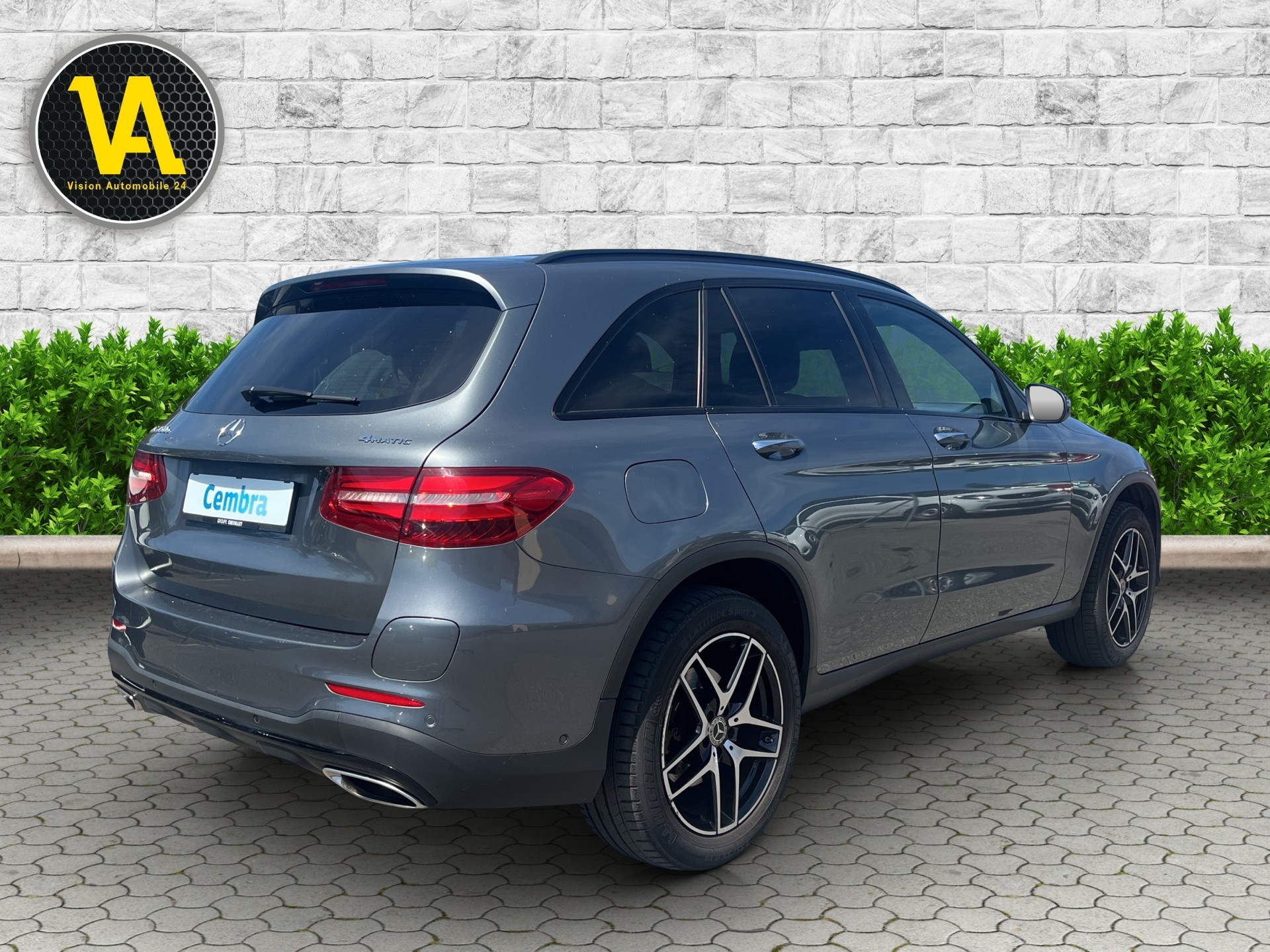 MERCEDES-BENZ GLC 350 e AMG Line 4Matic 7G-Tronic-image-5