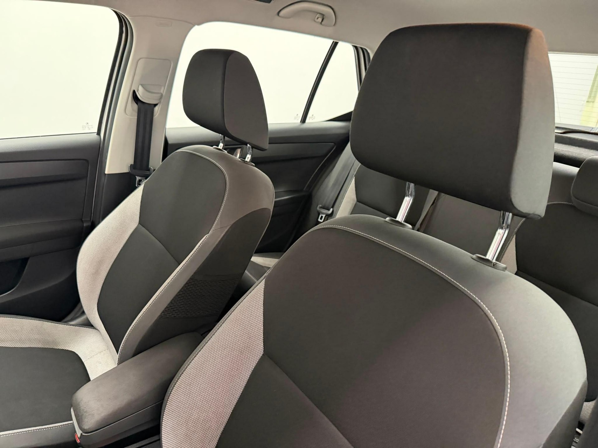 SKODA Fabia 1.2 TSI Ambition-image-11