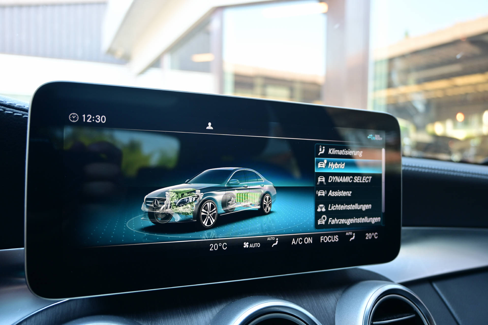 MERCEDES-BENZ C 300 e AMG Line 4matic-image-22