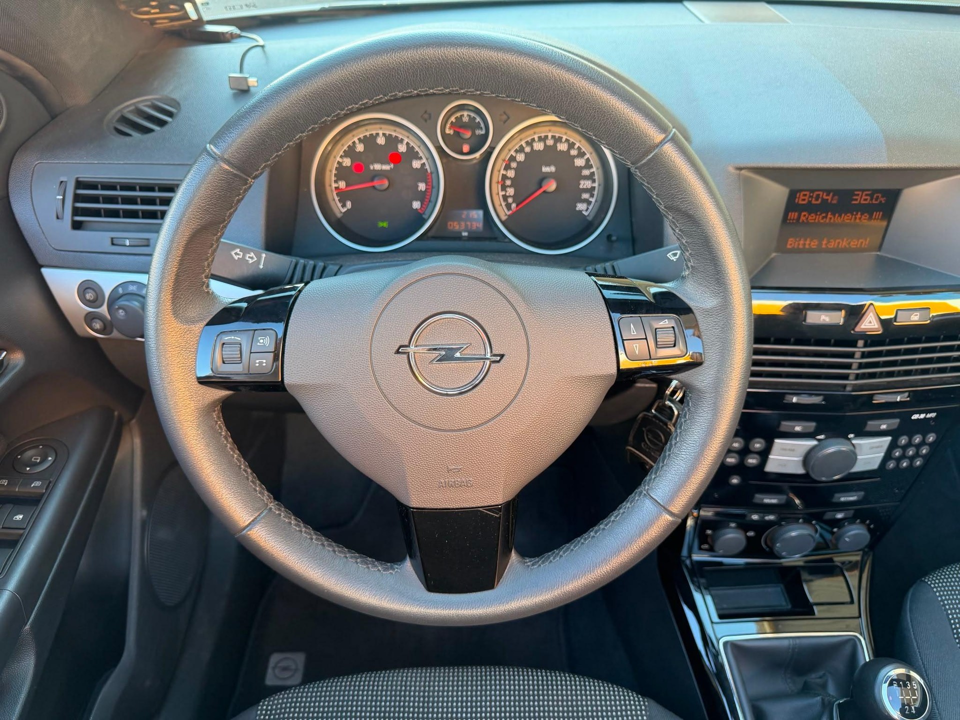 OPEL Astra TwinTop 1.8i 16V 140 Cosmo-image-9