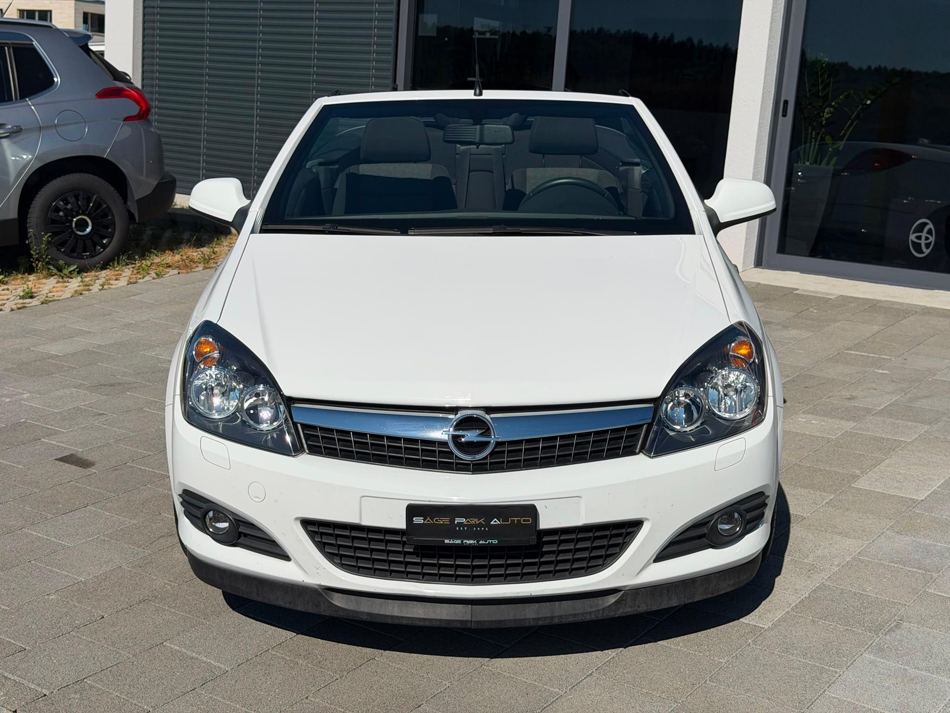 OPEL Astra TwinTop 1.8i 16V 140 Cosmo-showroom-element-2