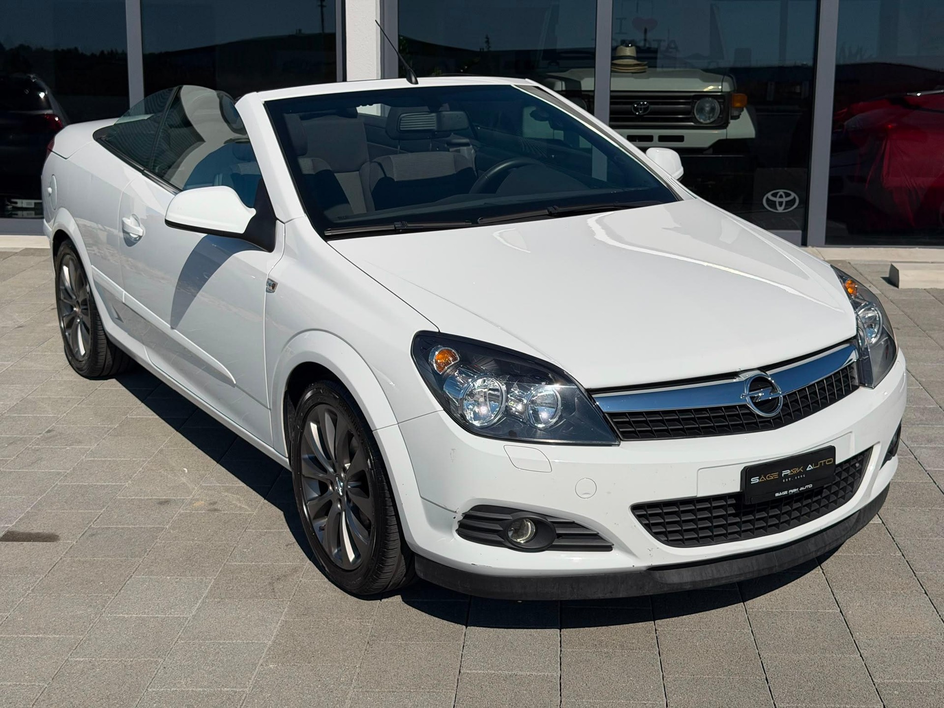 OPEL Astra TwinTop 1.8i 16V 140 Cosmo-showroom-element-1