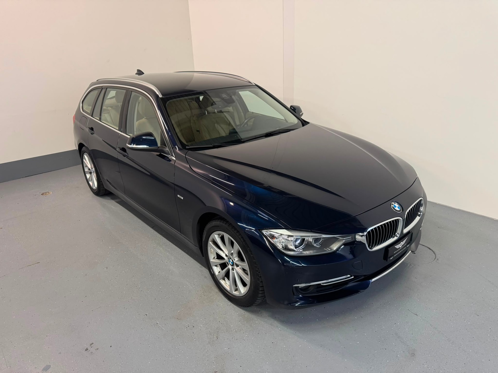 BMW 328i xDrive Touring Luxury Line Steptronic