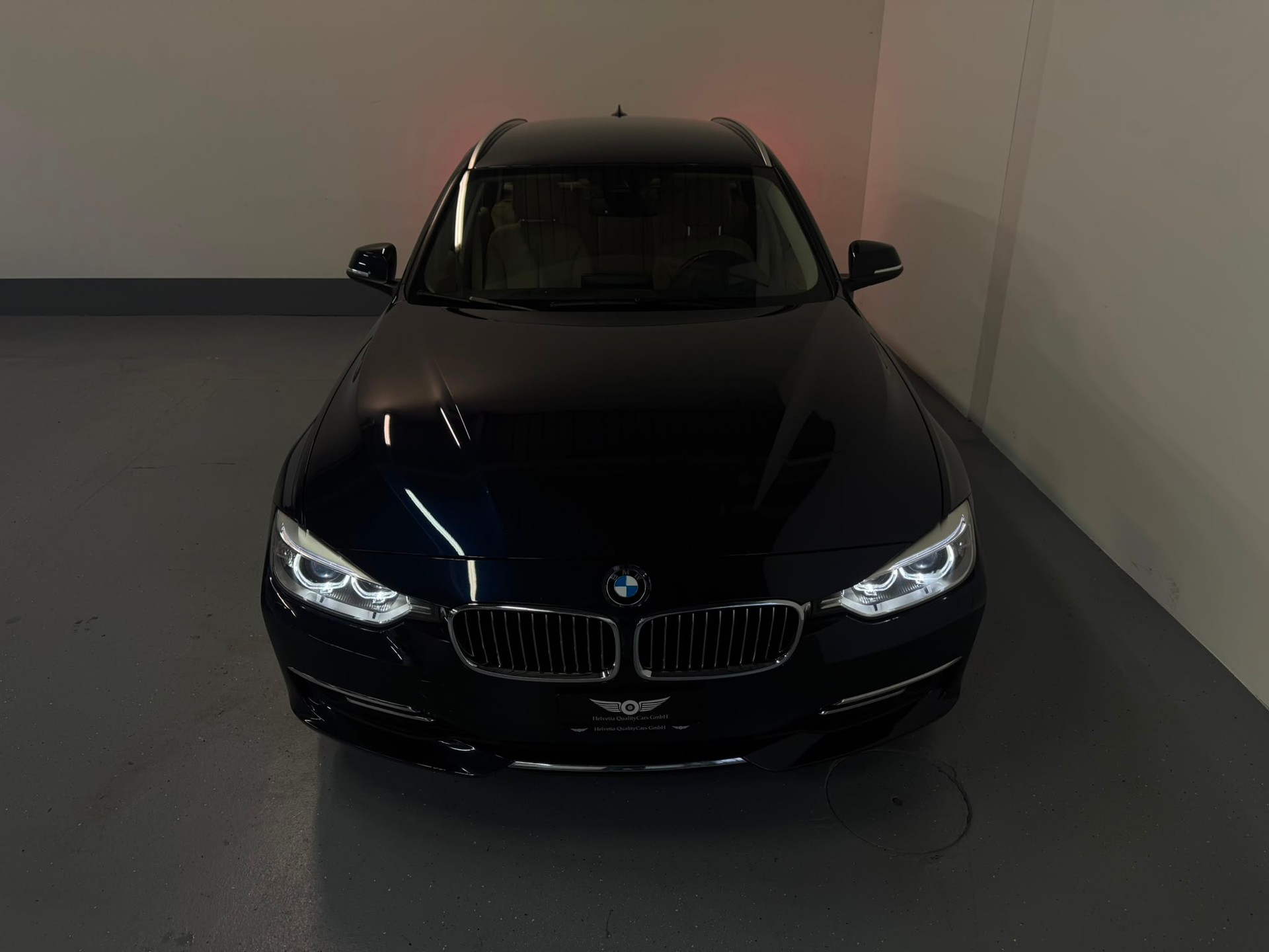 BMW 328i xDrive Touring Luxury Line Steptronic-image-4