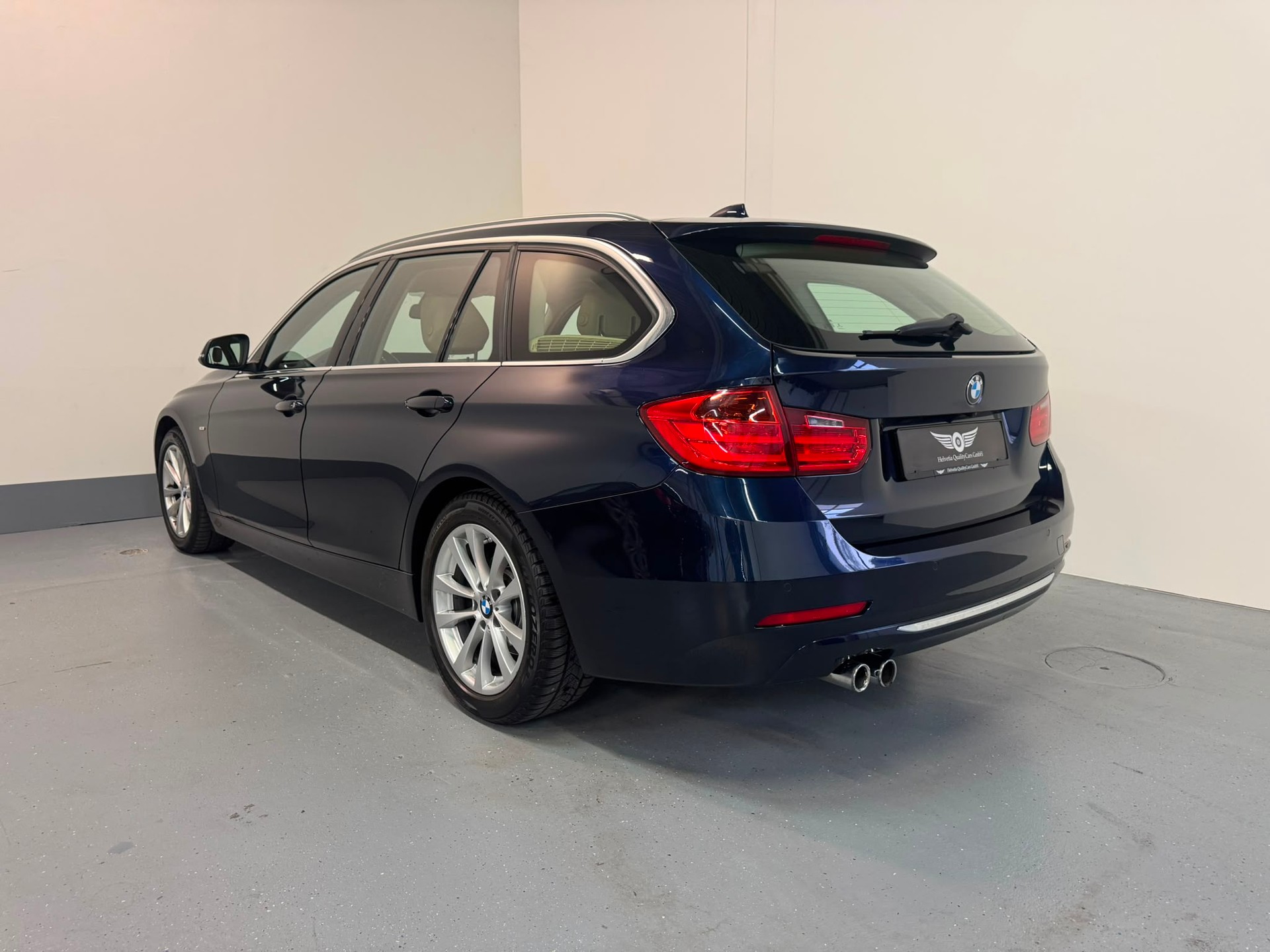 BMW 328i xDrive Touring Luxury Line Steptronic-image-9