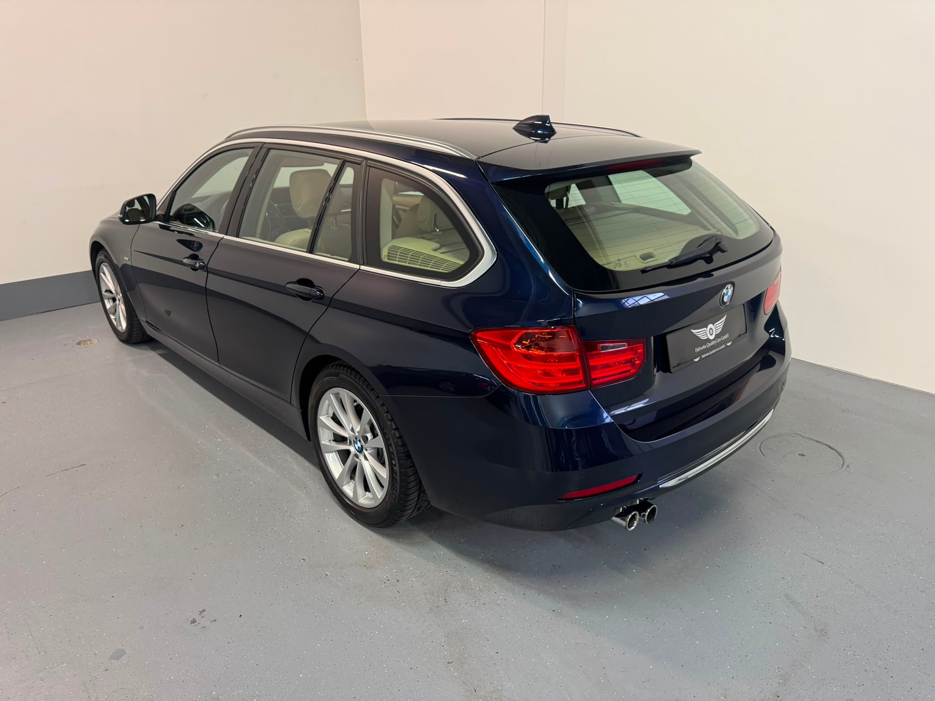 BMW 328i xDrive Touring Luxury Line Steptronic-image-8