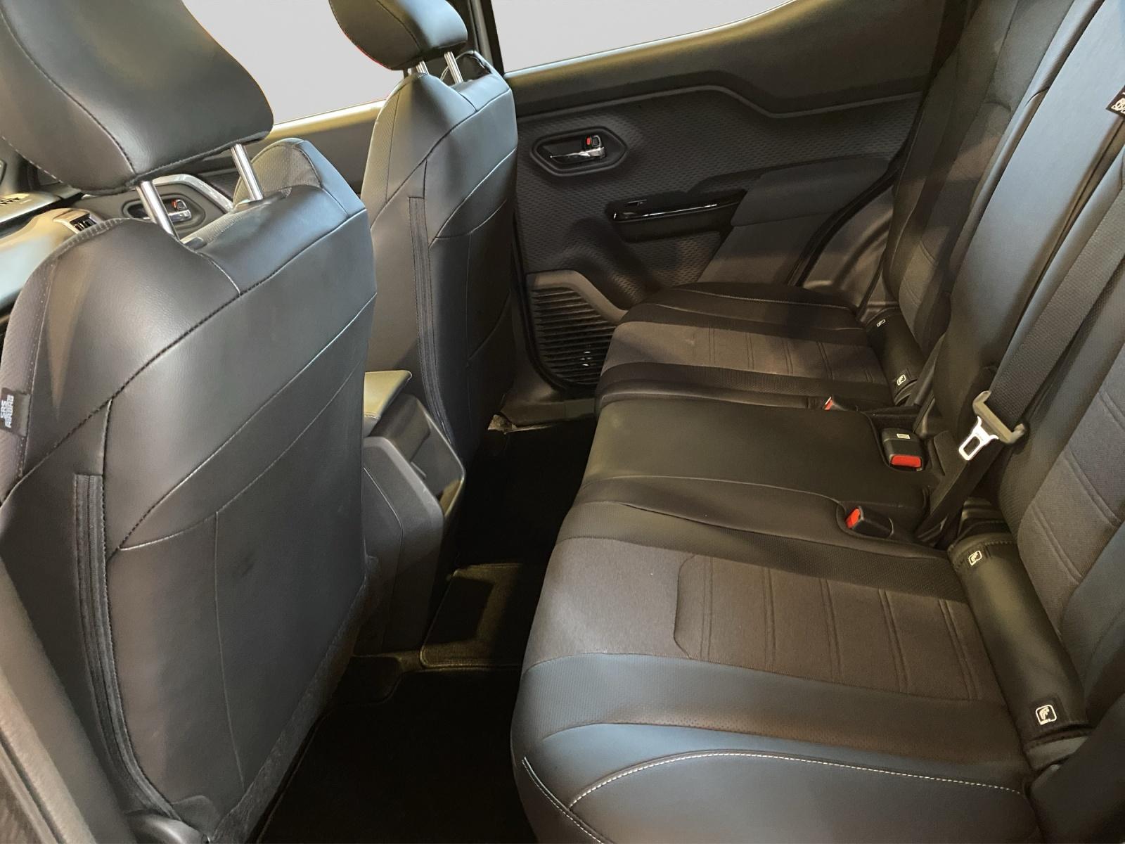 TOYOTA Urban Cruiser Premium-image-8