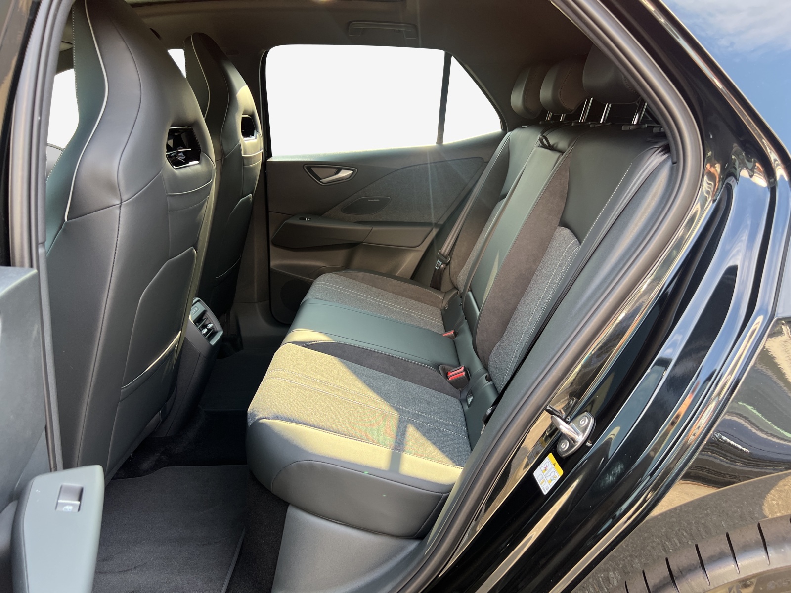 VW ID.3 Neo 79 kWh 231 PS Style-image-11